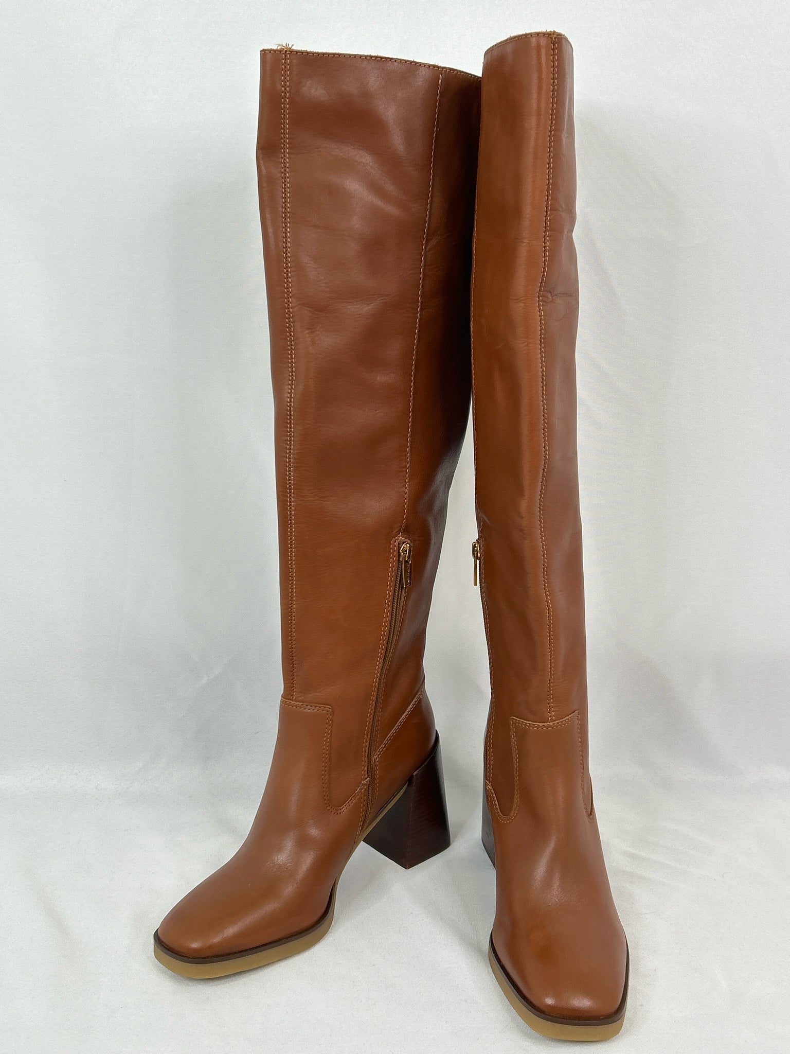 VINCE CAMUTO NWOB Size 9.5M COGNAC Women Boots