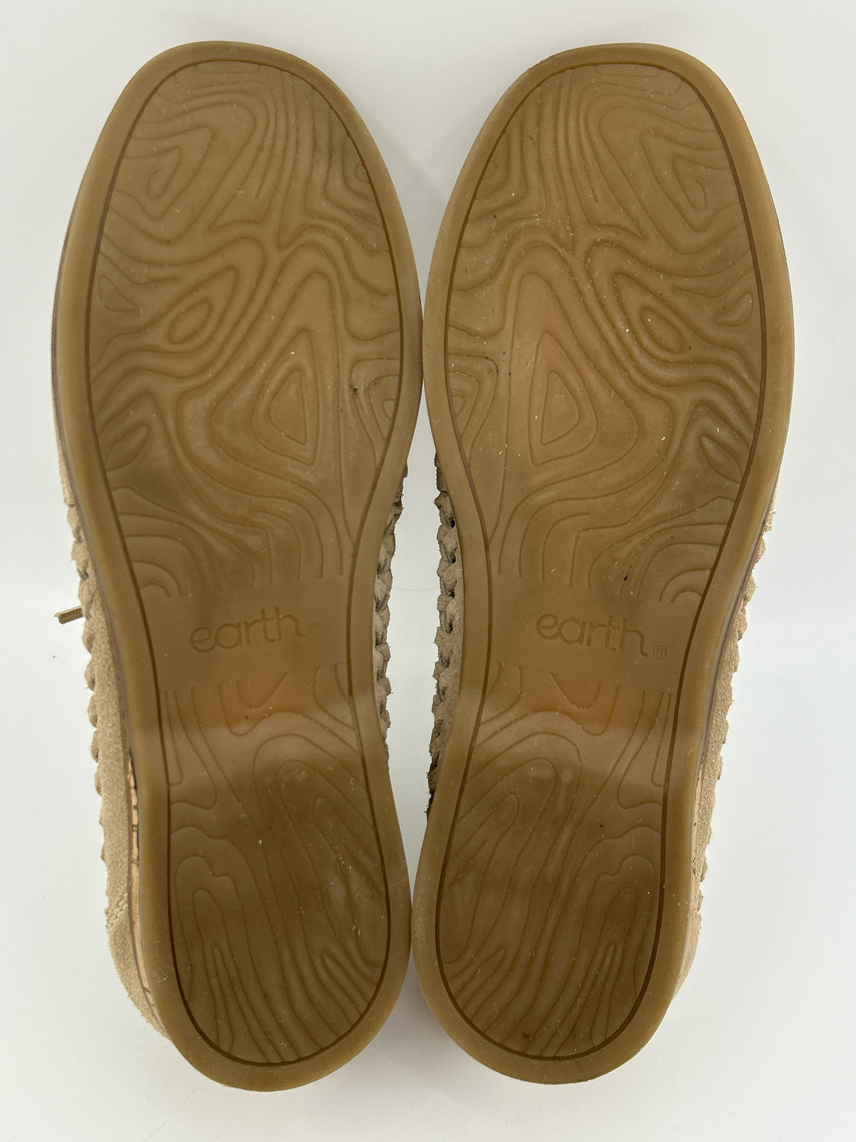EARTH Size 8.5M Taupe Women Loafer