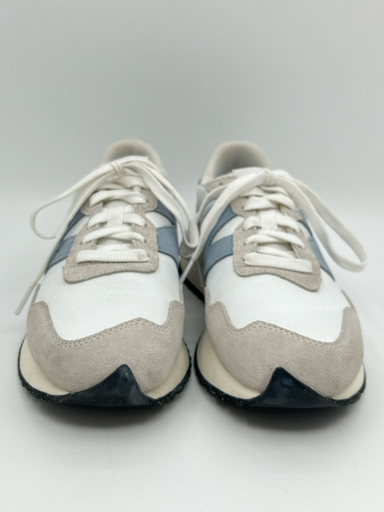 NEW BALANCE Women Size 8.5 Grey and white Sneakers