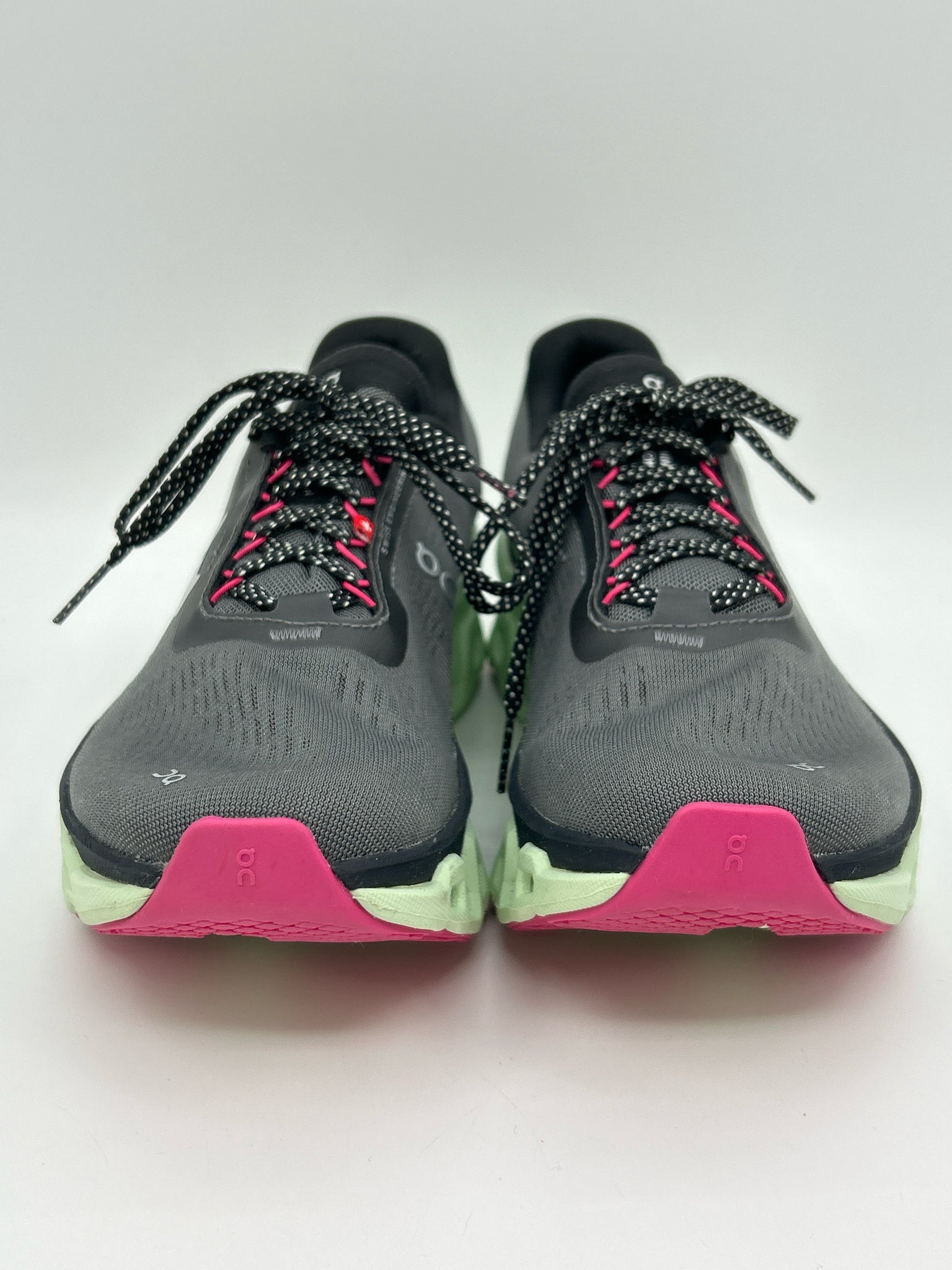 ON CLOUD Size 7.5 Grey & Mint Women Sneakers