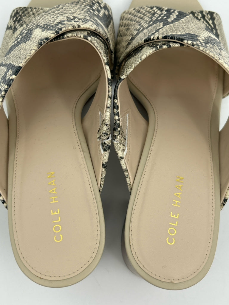 COLE HAAN Size 7B Ivory Print Leather Sandal