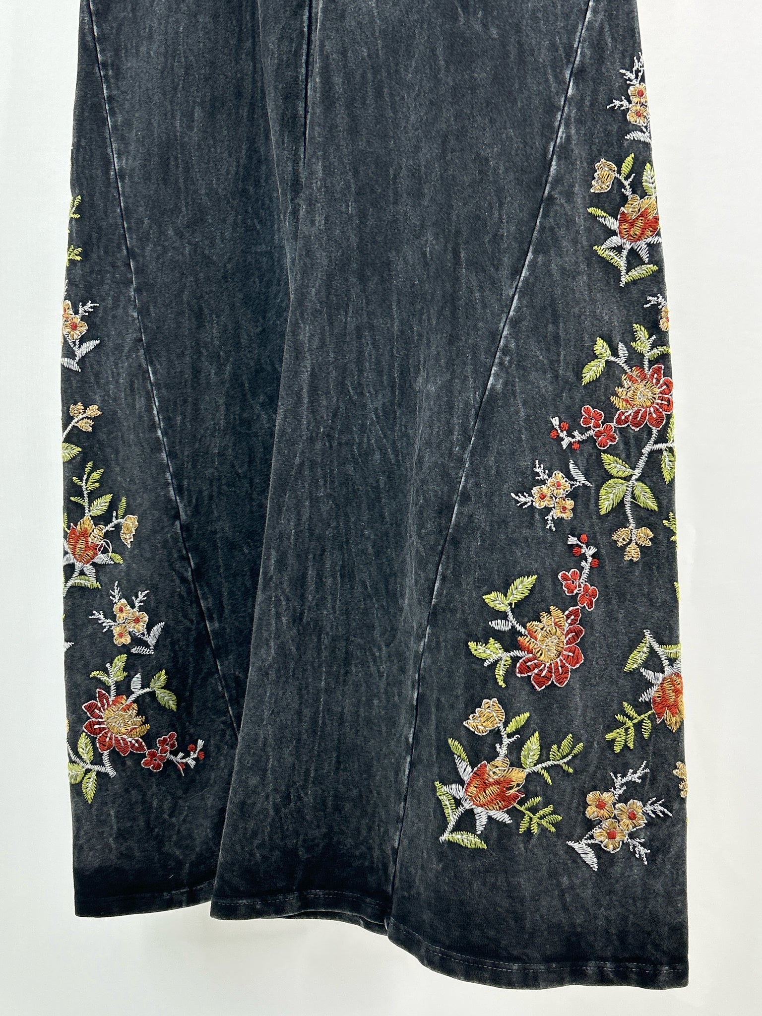 T PARTY Size S Black Women Pants