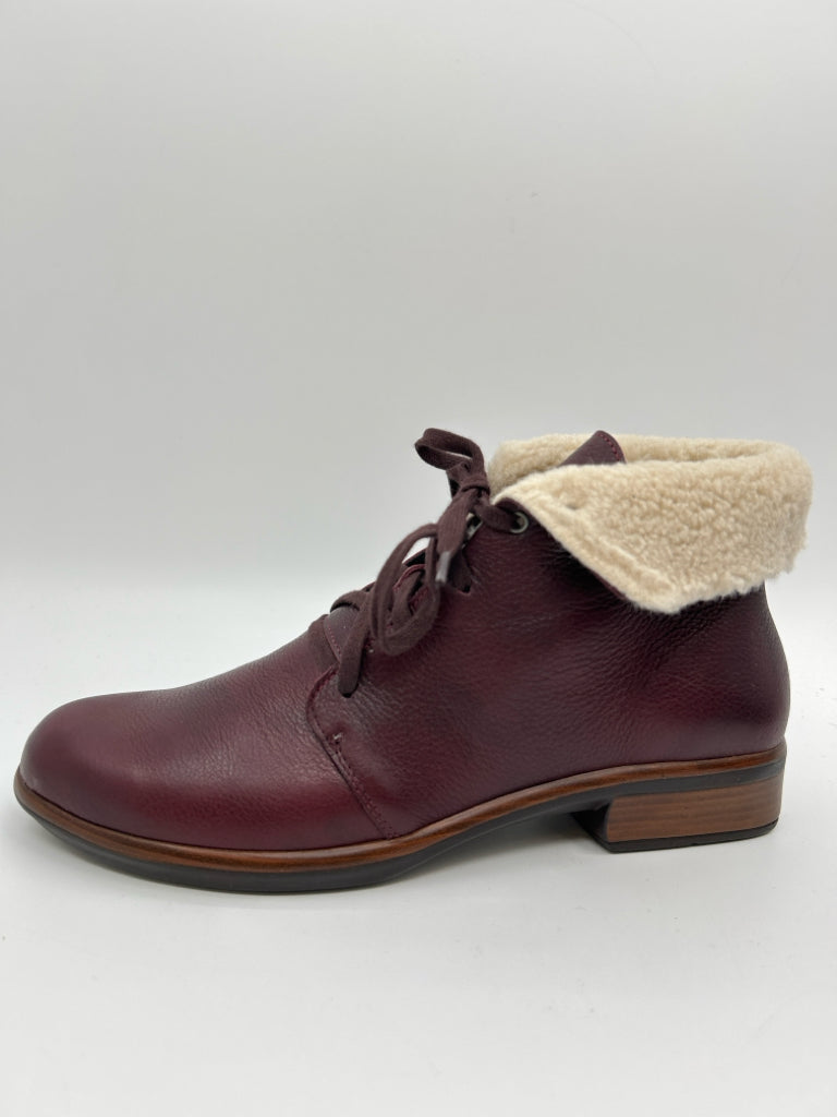 NAOT Women Size 41 Bordeaux Booties