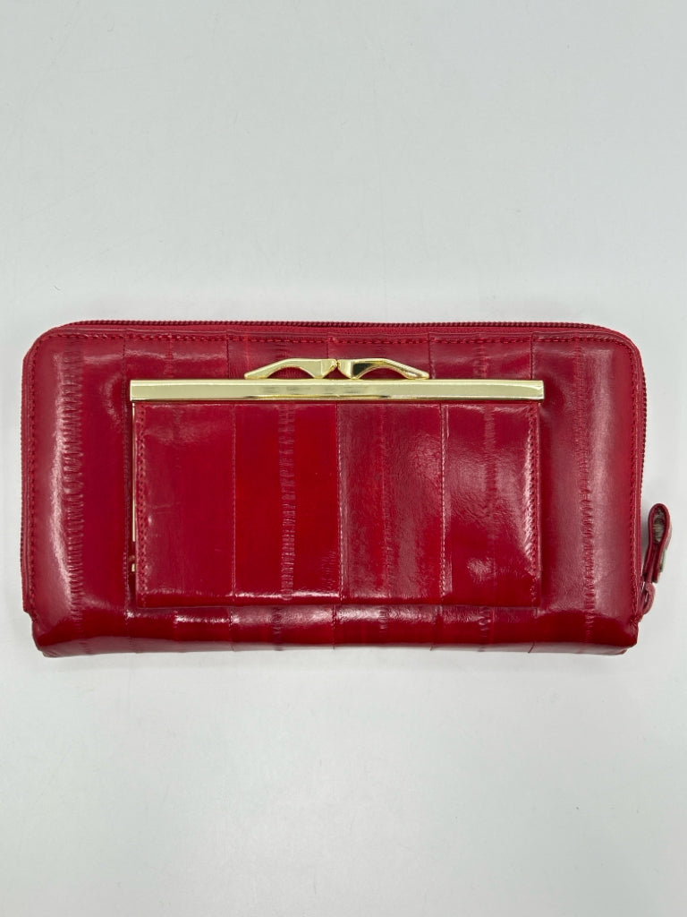 LEE SANDS Red Wallet