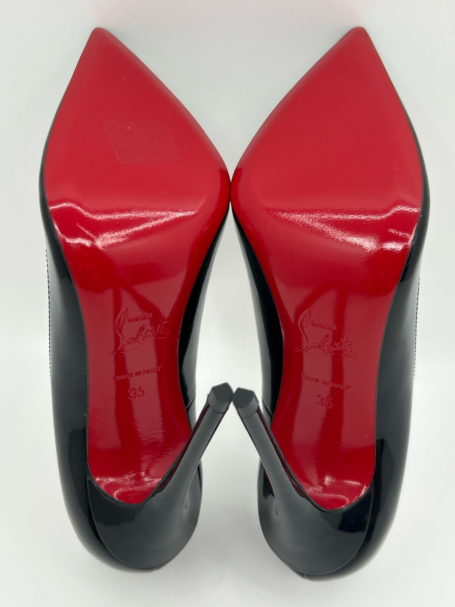 CHRISTIAN LOUBOUTIN Size 35 Black Patent Women Pumps