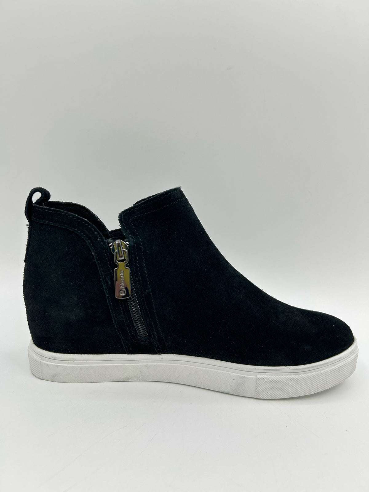 BLONDO Size 6M Black Women Sneakers