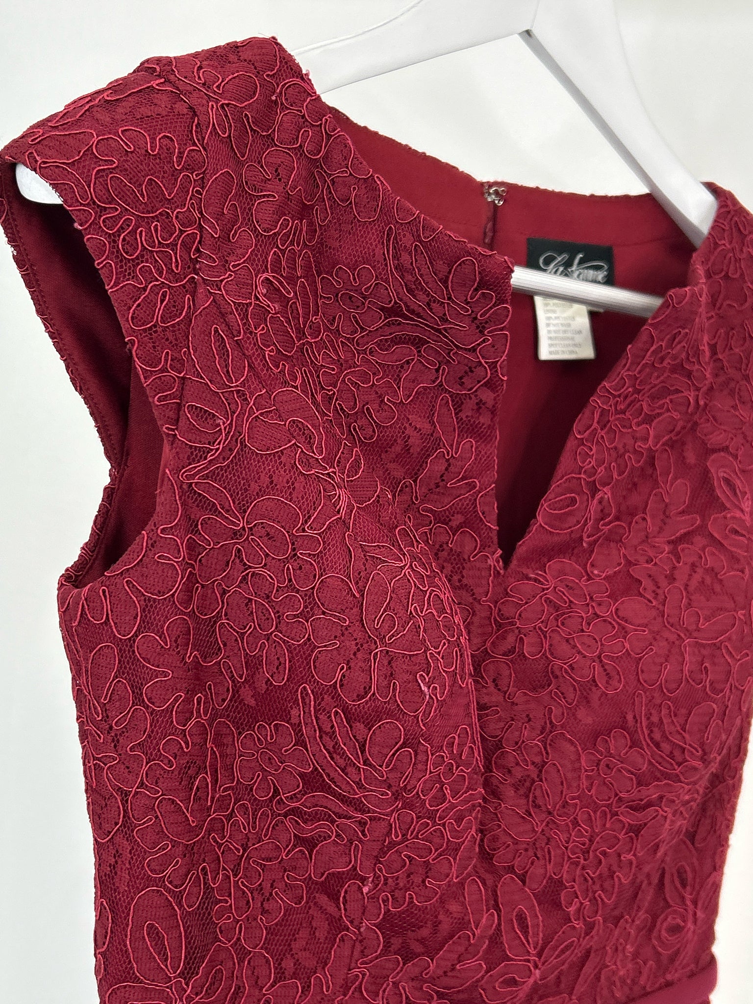 LA FEMME NWT Size 8 Burgundy Women Dress