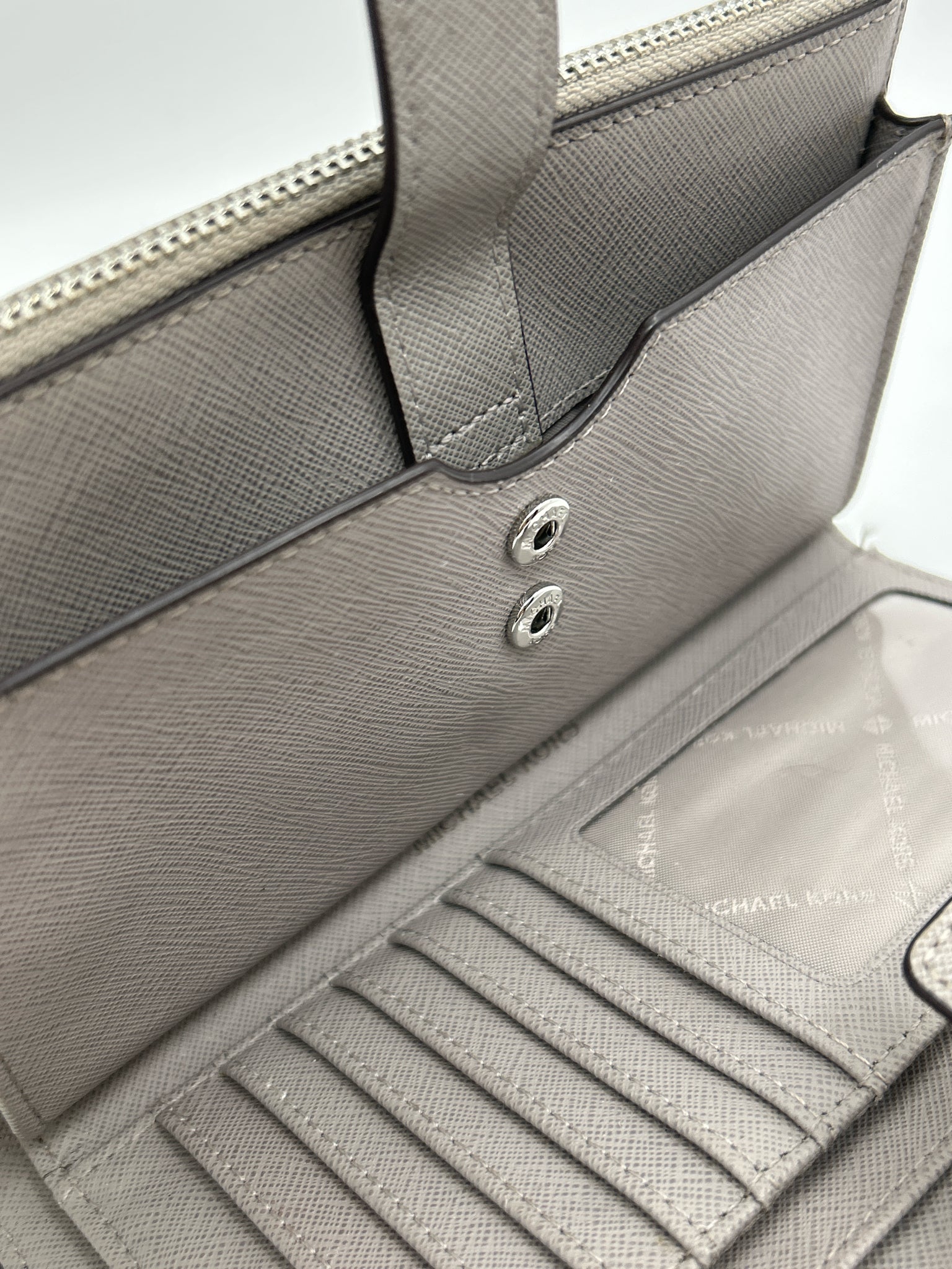 MICHAEL KORS Grey Women Wristlet