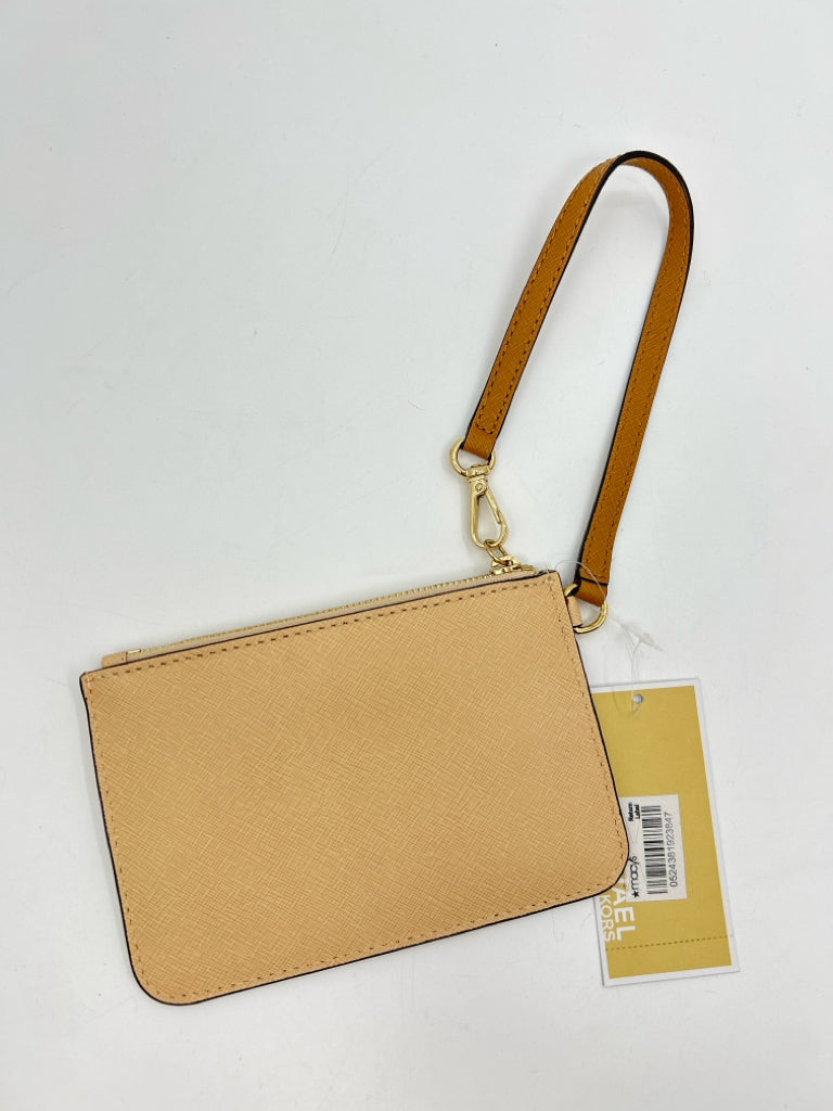 MICHAEL KORS NWT nude Wristlet