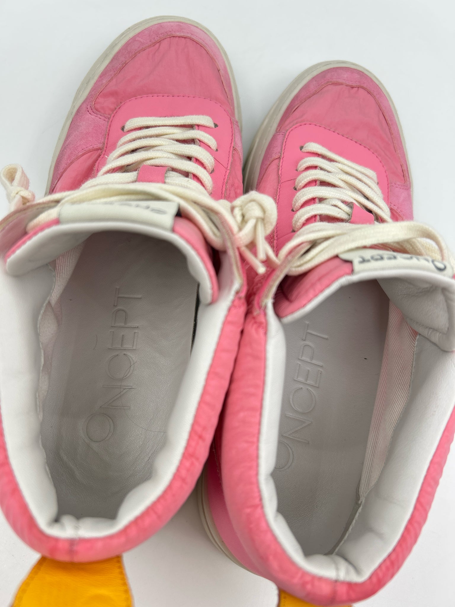 Oncept Size 8 Pink Women Sneakers