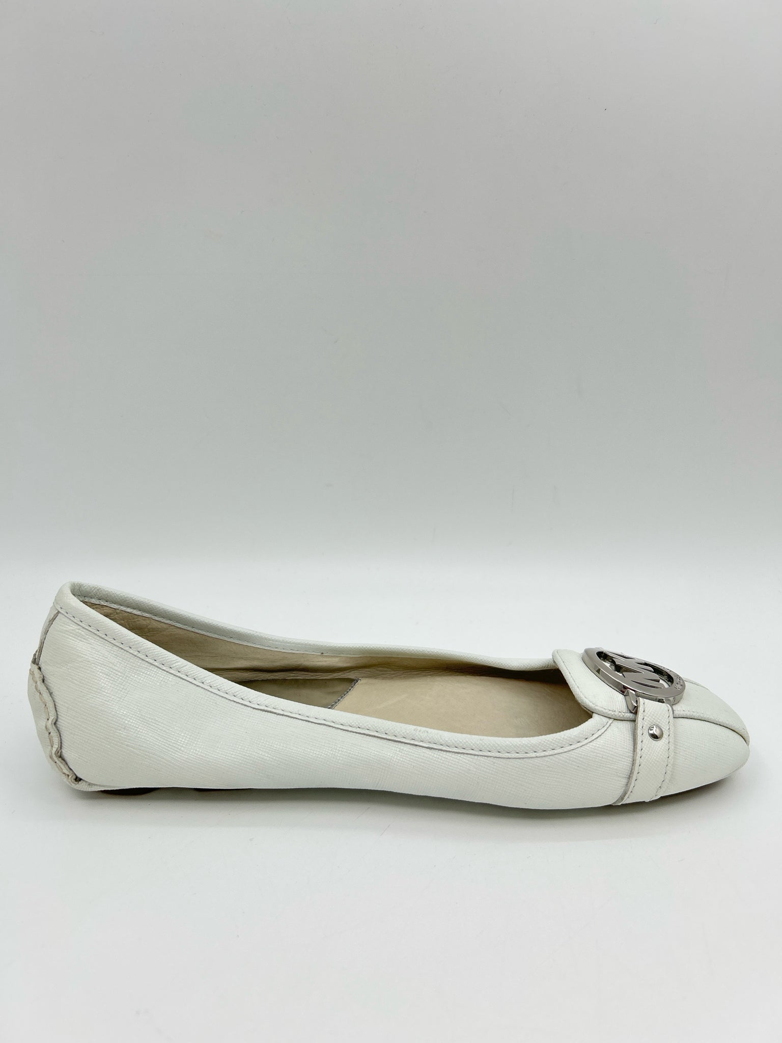 MICHAEL MICHAEL KORS Size 8M White Women Flats