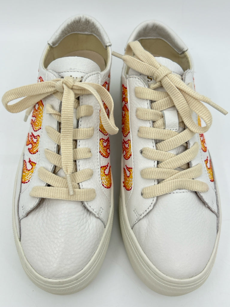 SOLUDOS Size 8 White Print Women's Sneakers