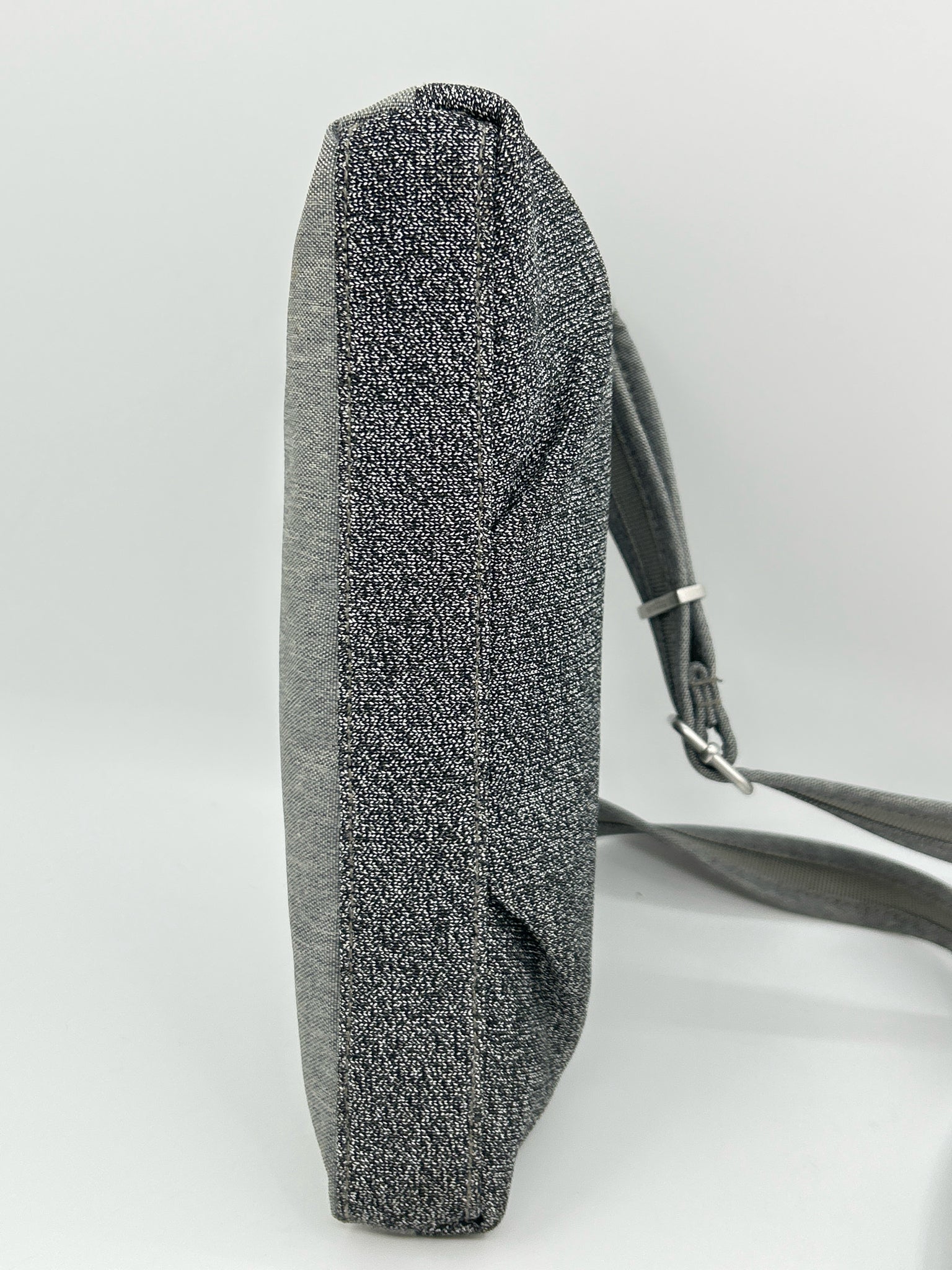 BAGGALLINI Grey & Black Women Purse