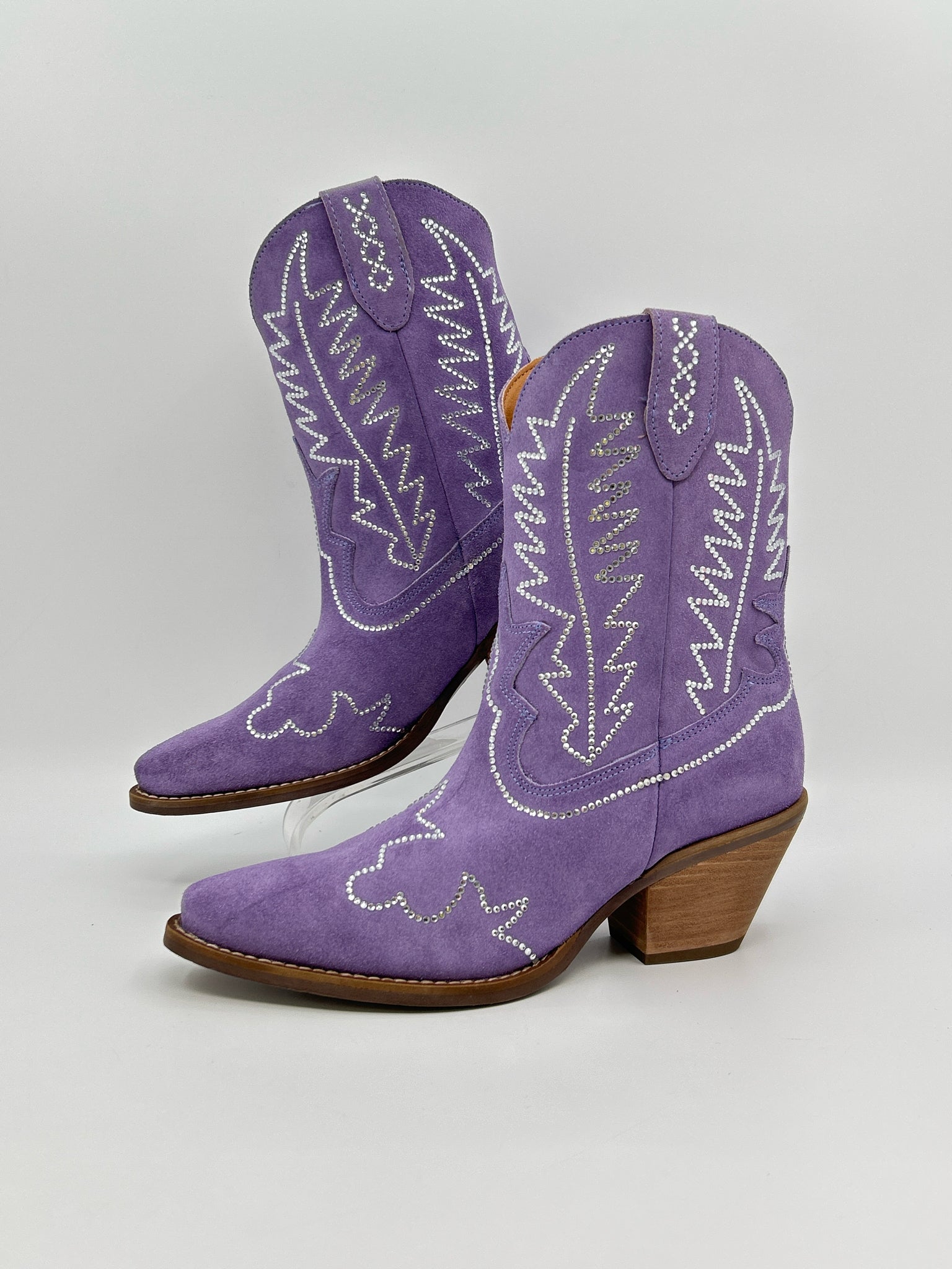 DINGO Size 8.5M Lavender Women Boots