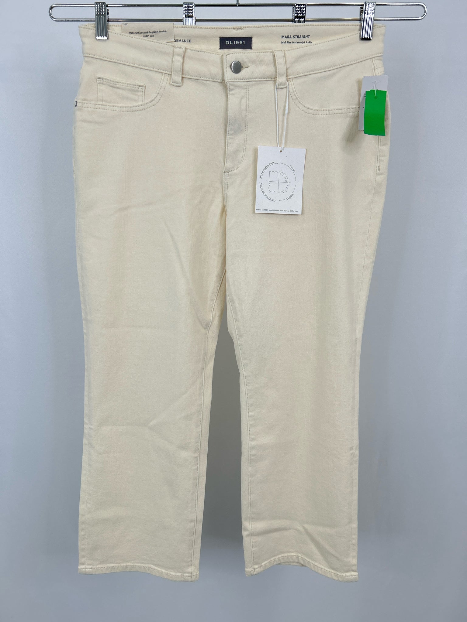 DL1961 Size 18W Vanilla Women Jeans NWT