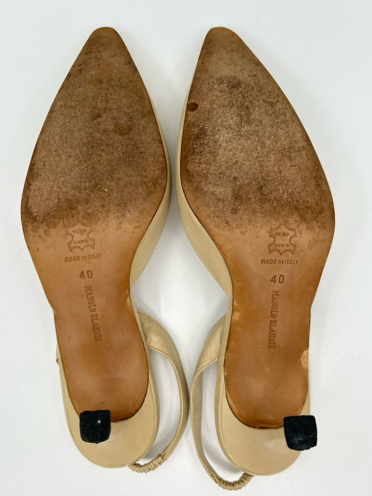 MANOLO BLAHNIK Size 40 Beige Women's Pumps