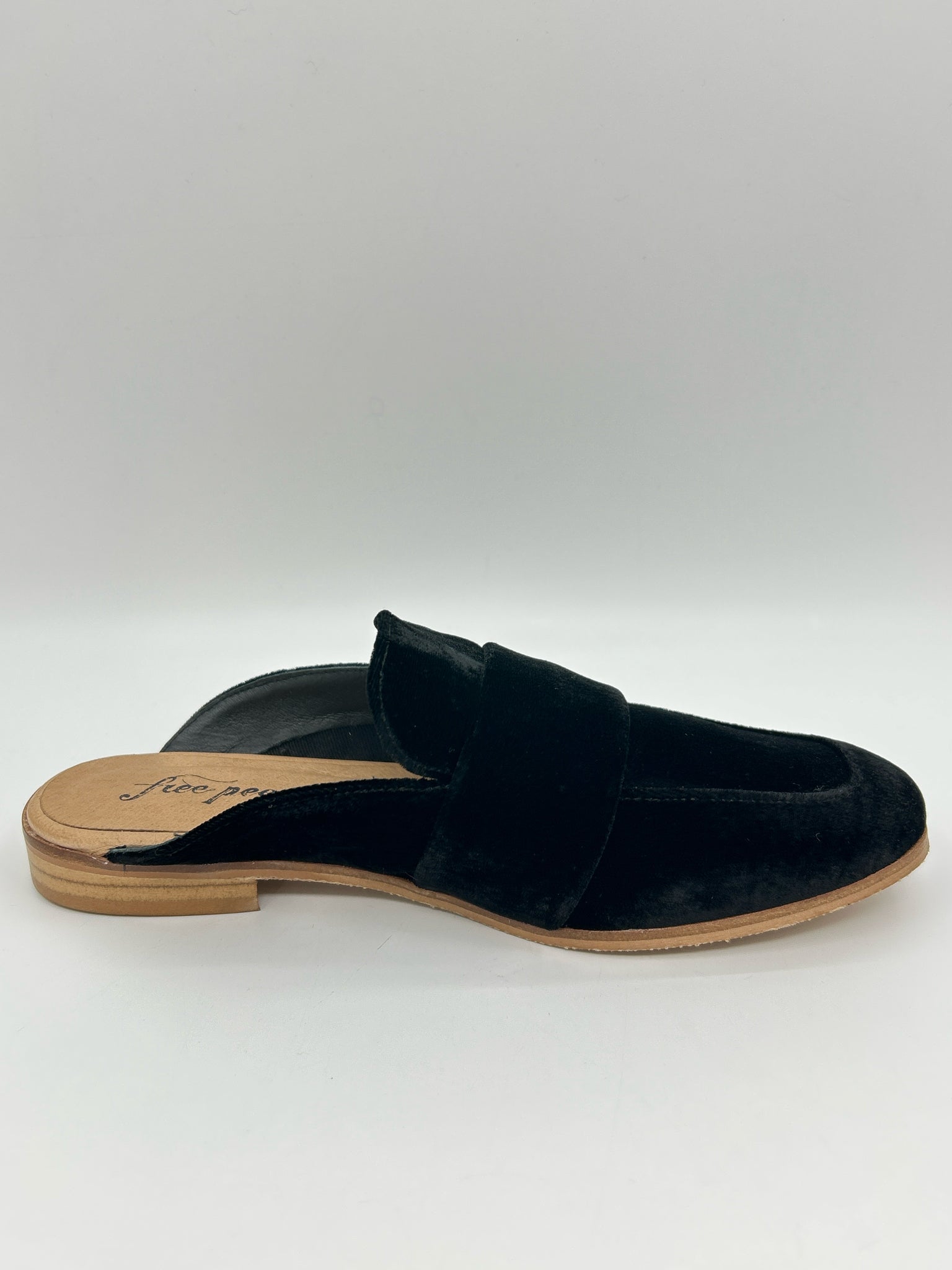 FREE PEOPLE Size 39 Black Women Flats