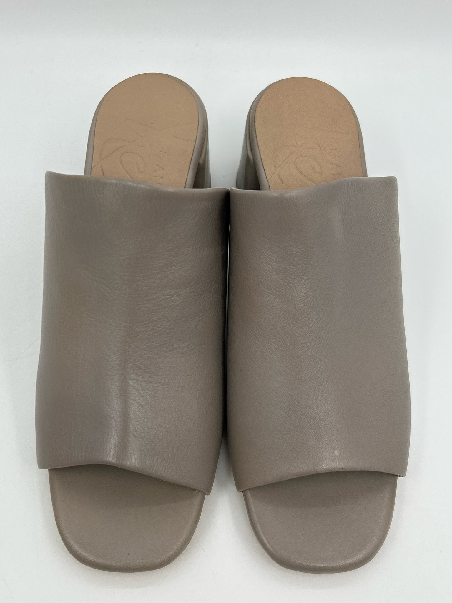 ANTHONY VEER Size 7 Taupe Women Sandal NWOB