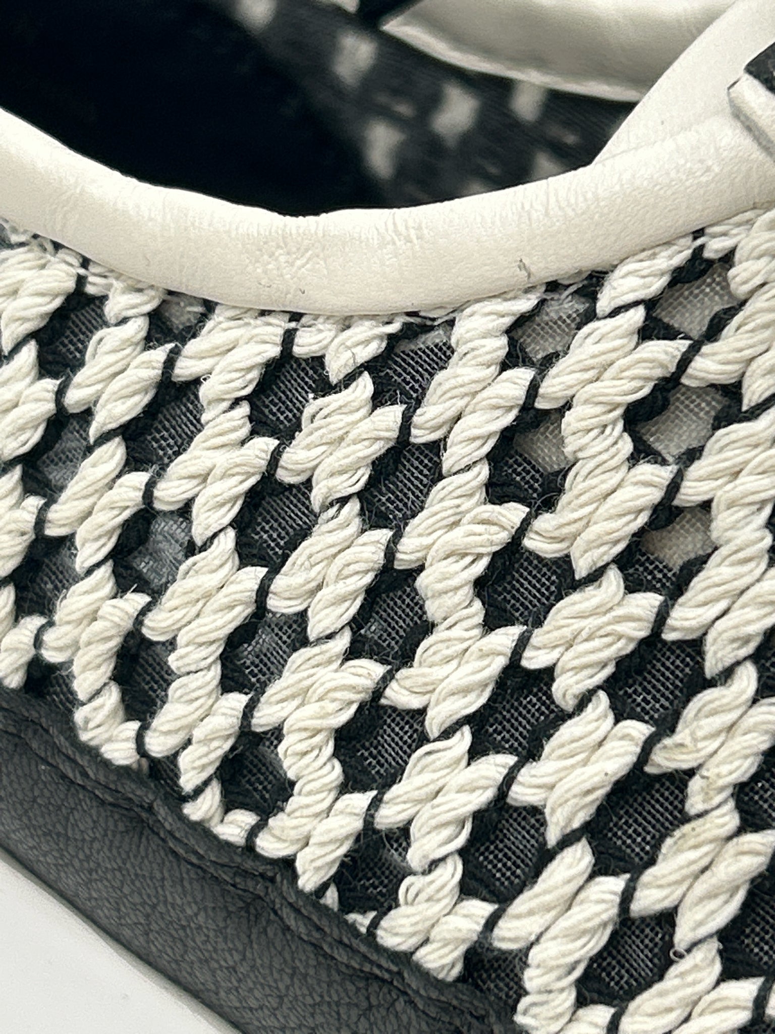 VANELI Size 7N Black & White Women Sneakers