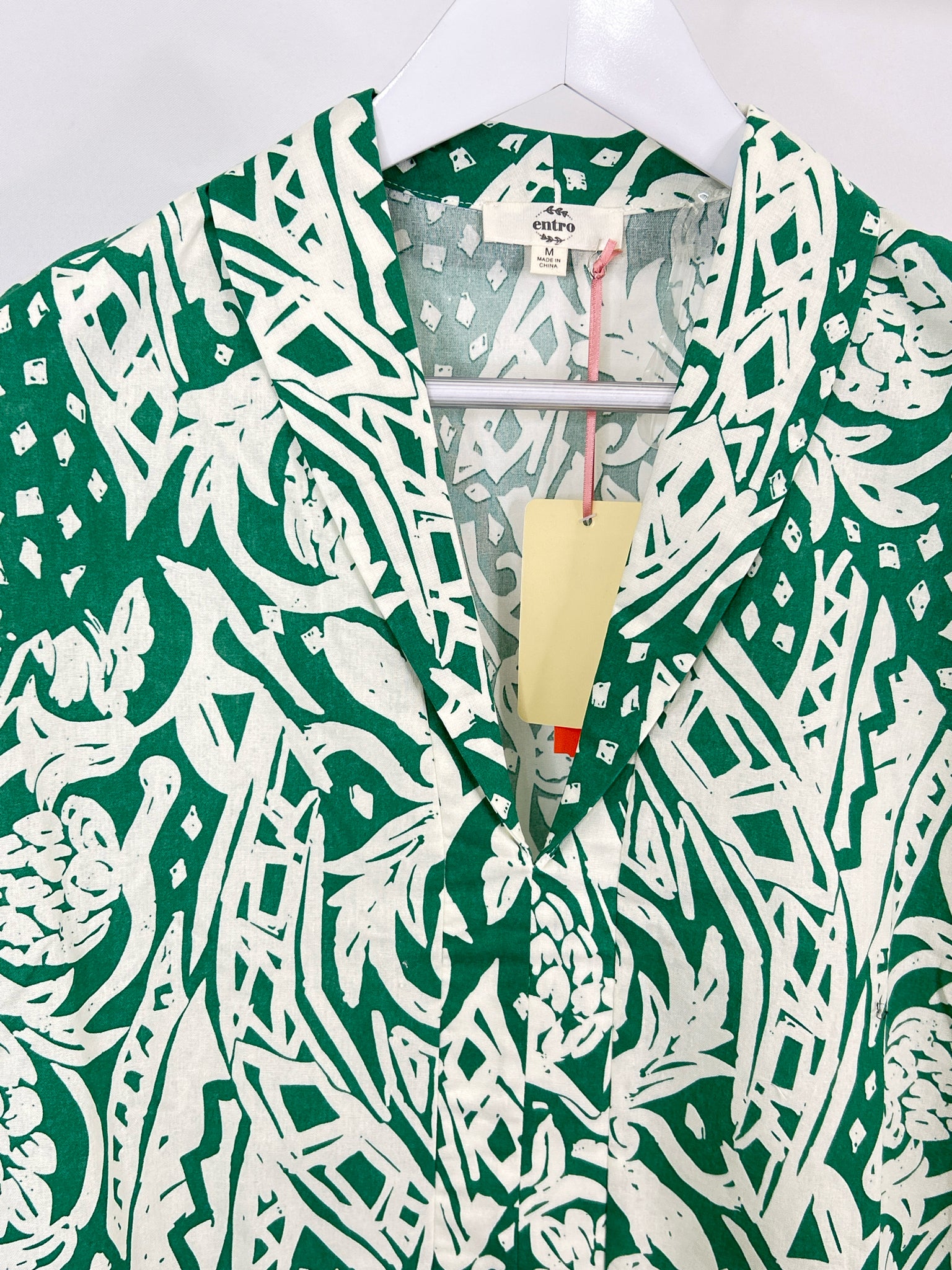 ENTRO Size M Green Print Women 2-Piece w/shorts