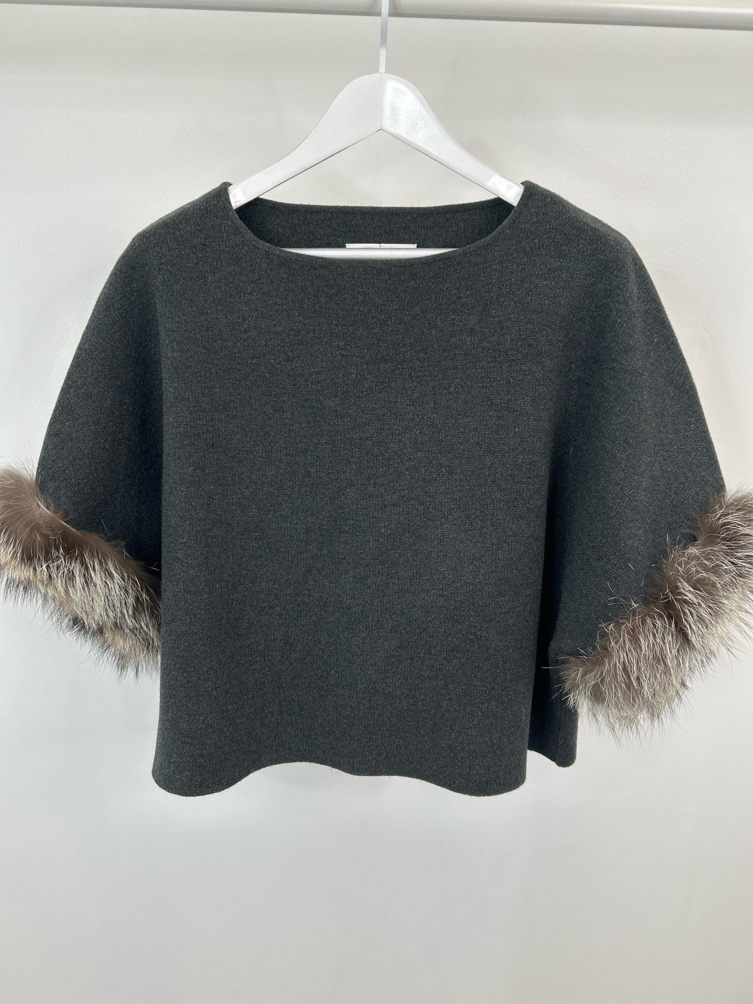 LINDA RICHARDS Size S Grey Women Top