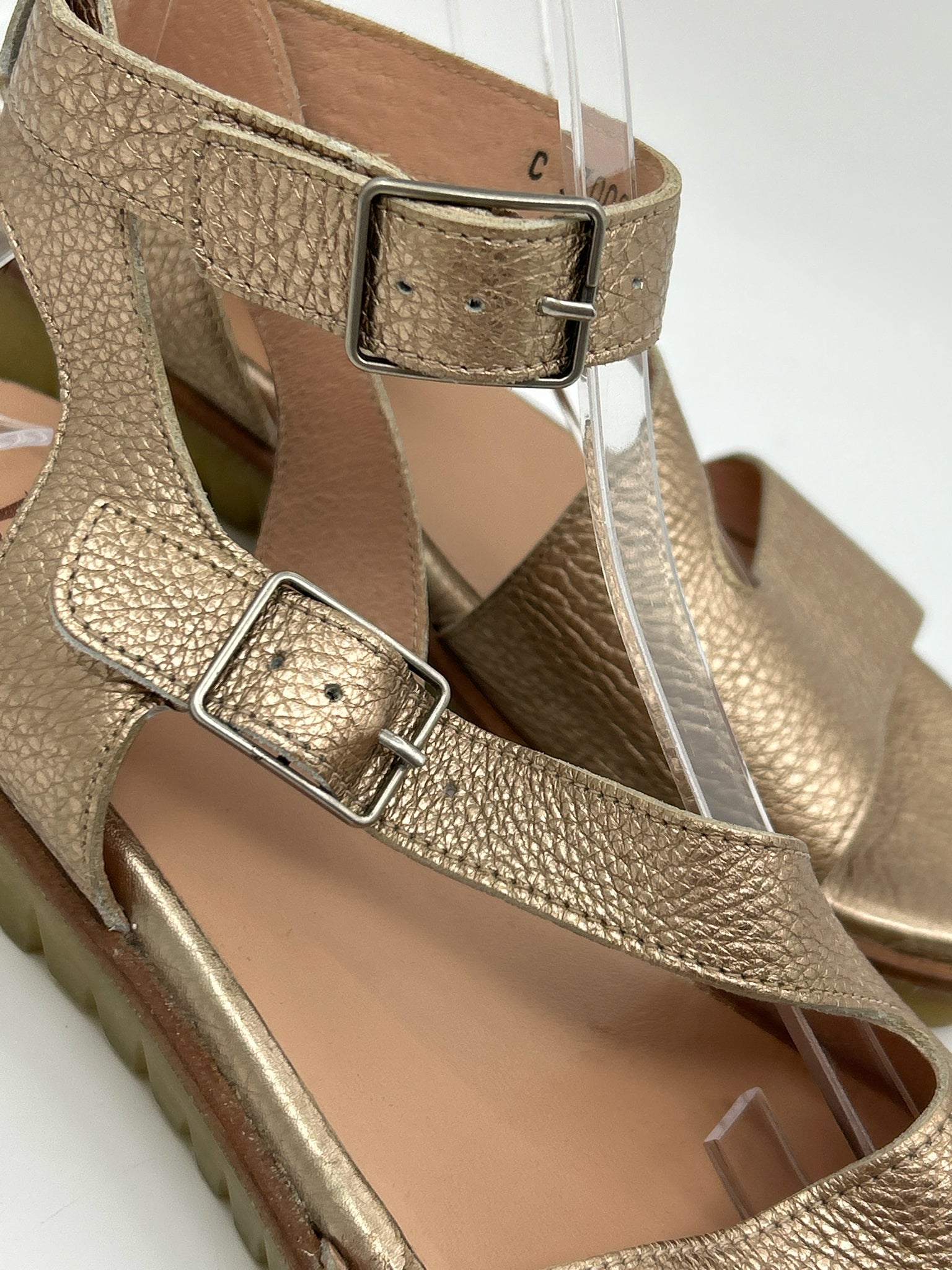 Wonders Size 40 Gold Women Sandal