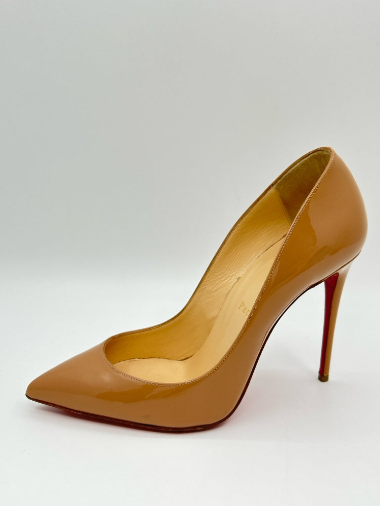 CHRISTIAN LOUBOUTIN Size 37.5 nude Women's Pumps