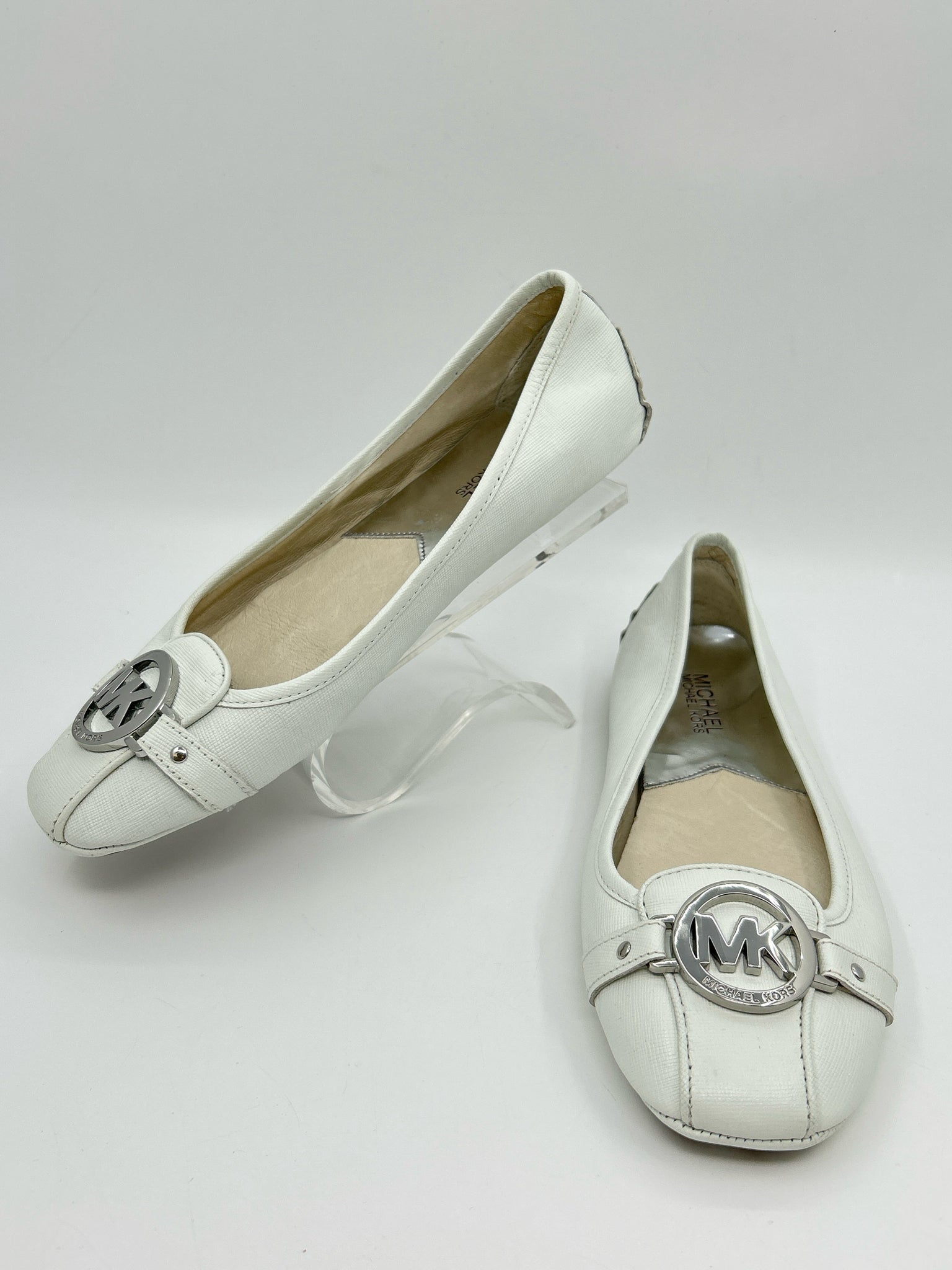 MICHAEL MICHAEL KORS Size 8M White Women Flats