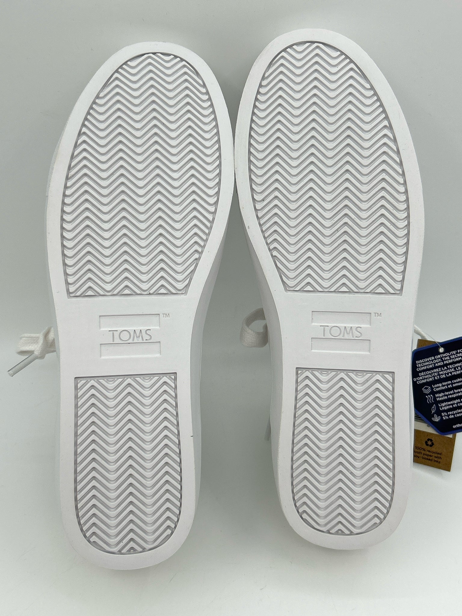 TOMS Size 8 White Women Sneakers