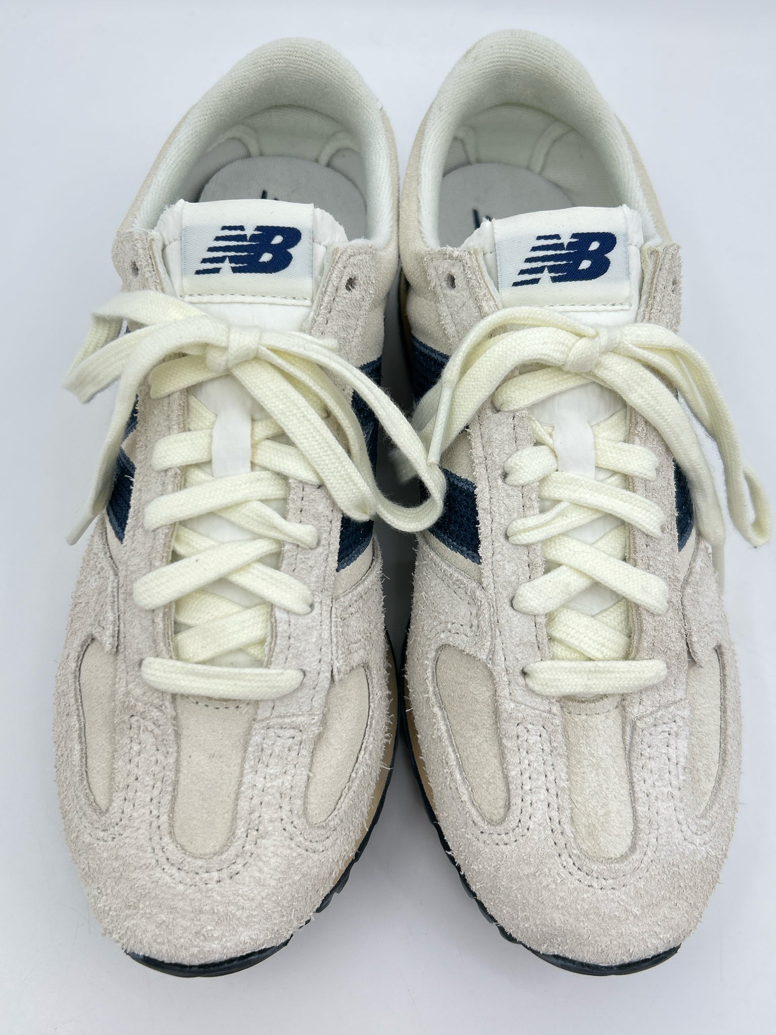 NEW BALANCE Size 9.5 Cream Print Women Sneakers