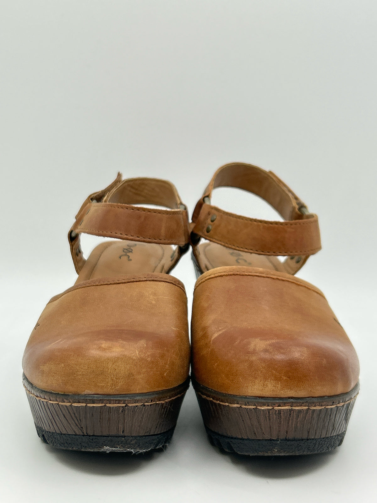 BOCS Size 7M Brown Women Shoes