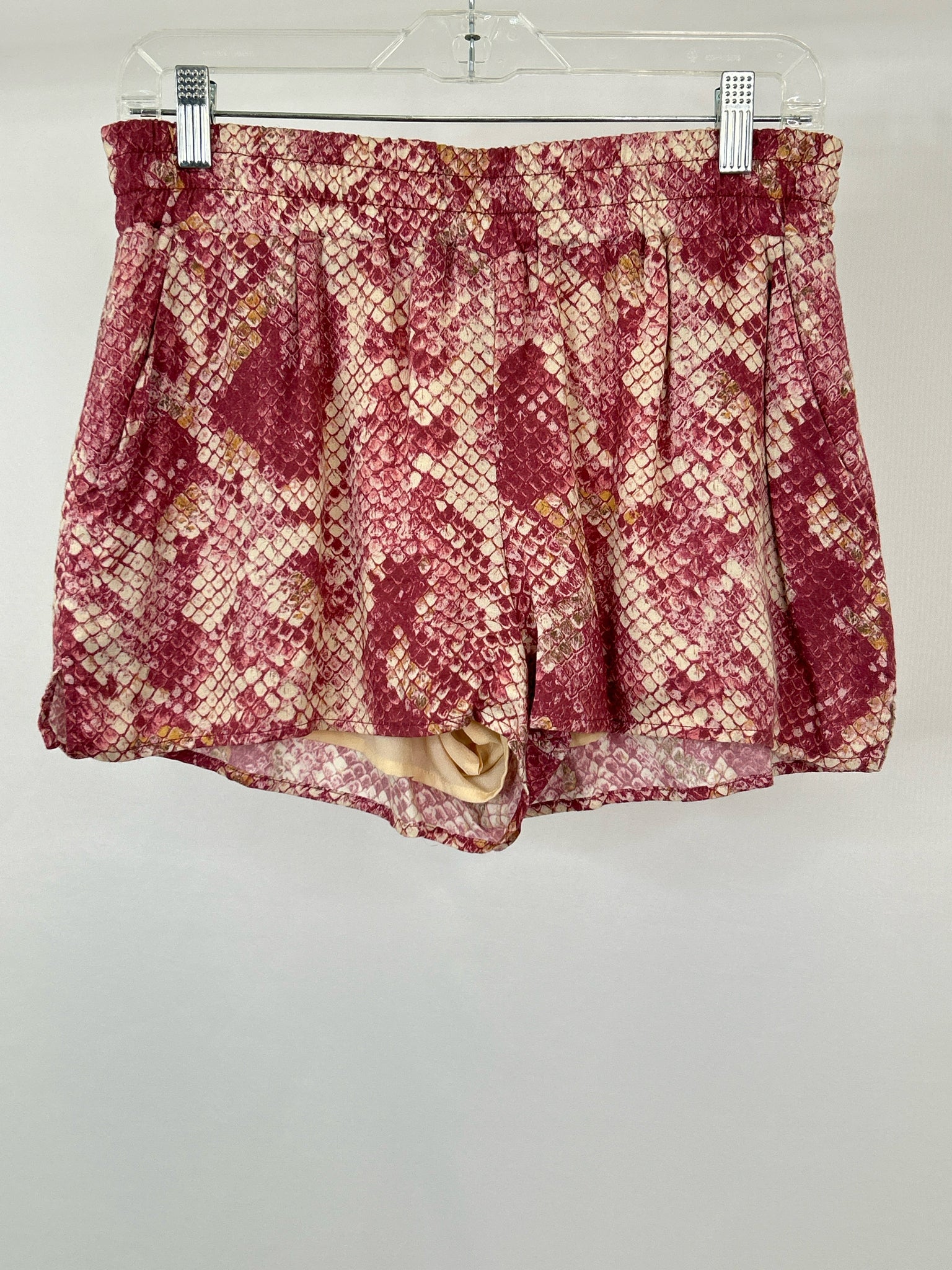 LAVENDER BROWN Size M MAUVE AND CREAM Women Shorts
