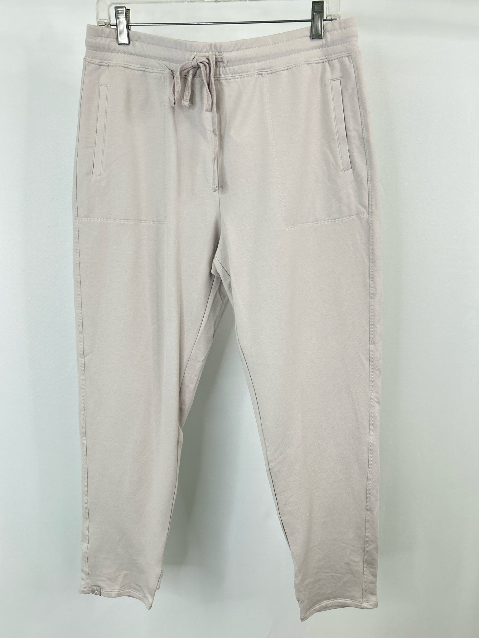 BAREFOOT DREAMS Size M Grey Women Pants
