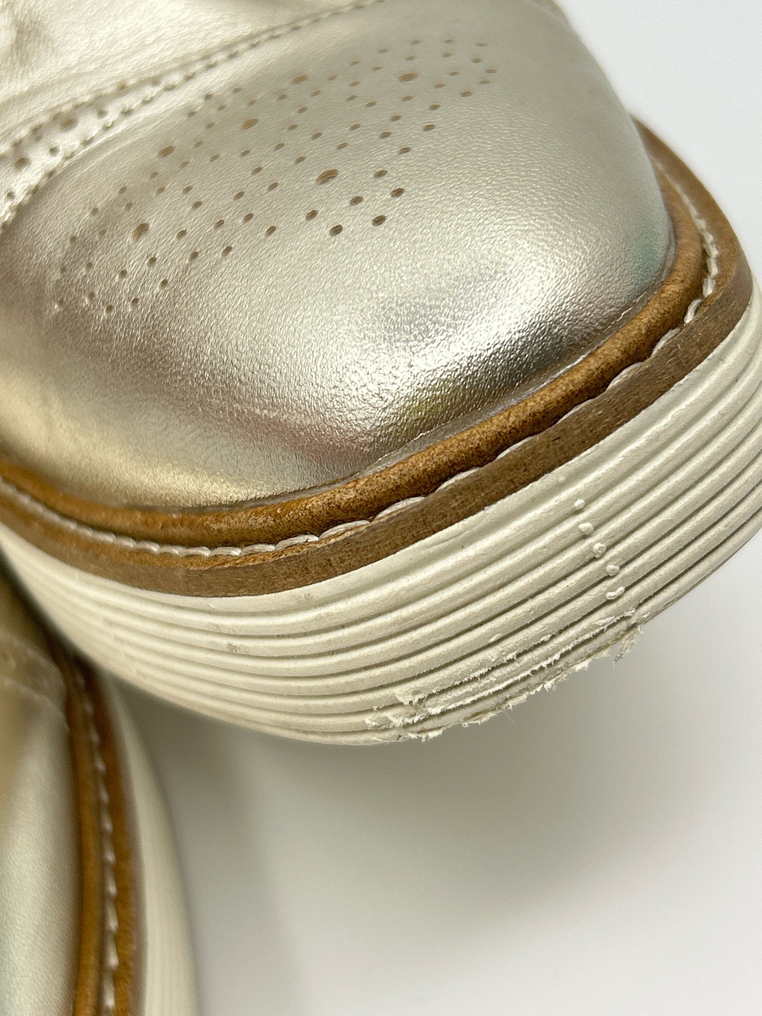 COLE HAAN Size 9B Gold Women Loafer