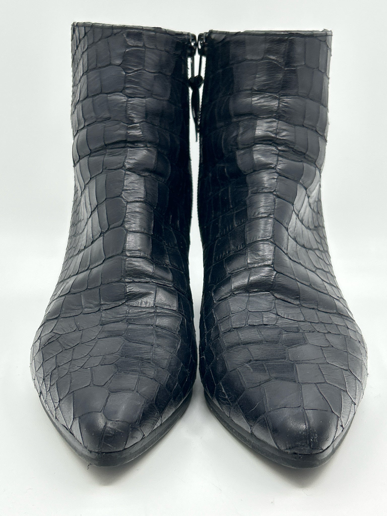 STUART WEITZMAN Size 8M Black Women Booties