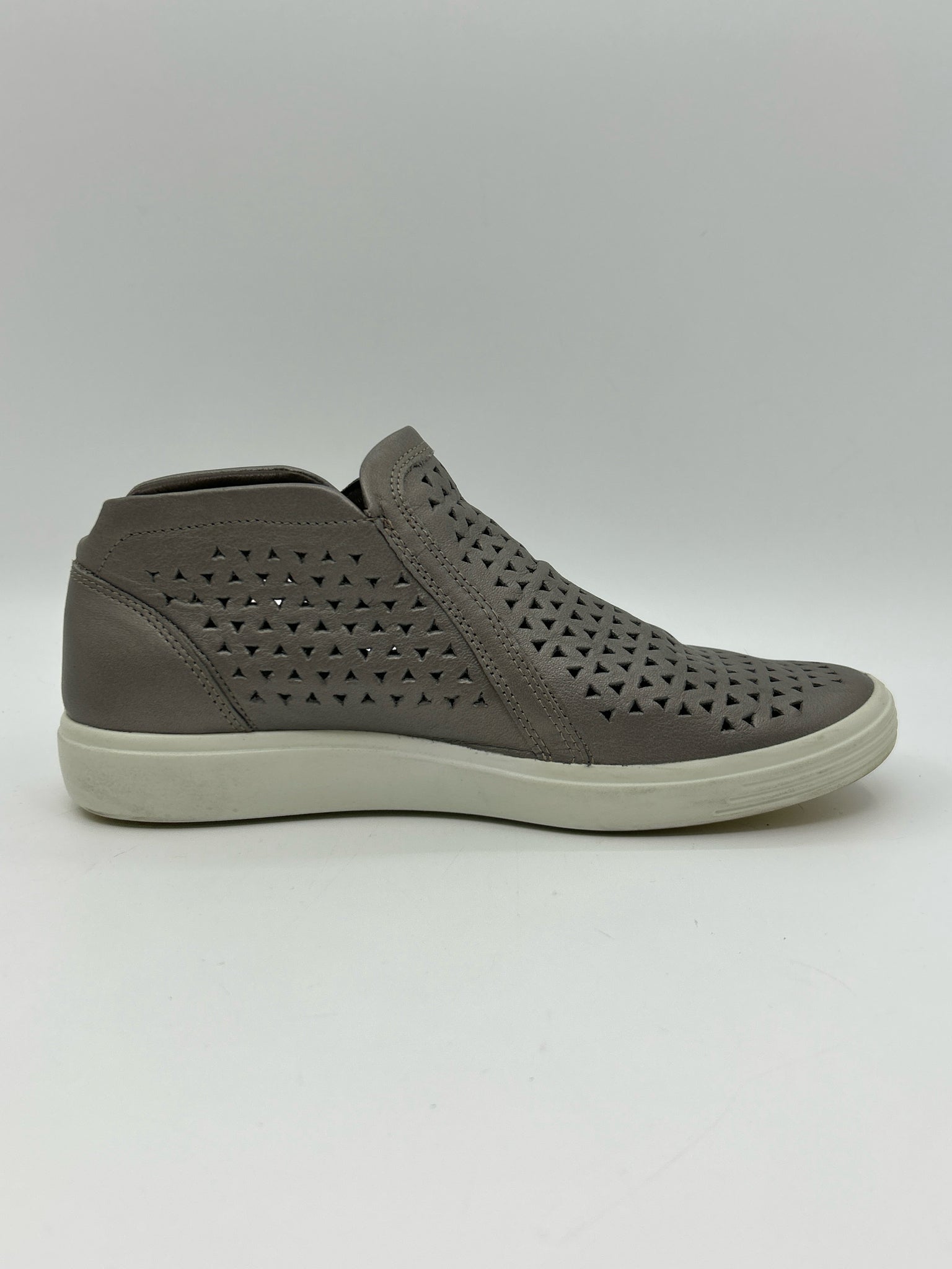ECCO Size 9 Grey Women Booties