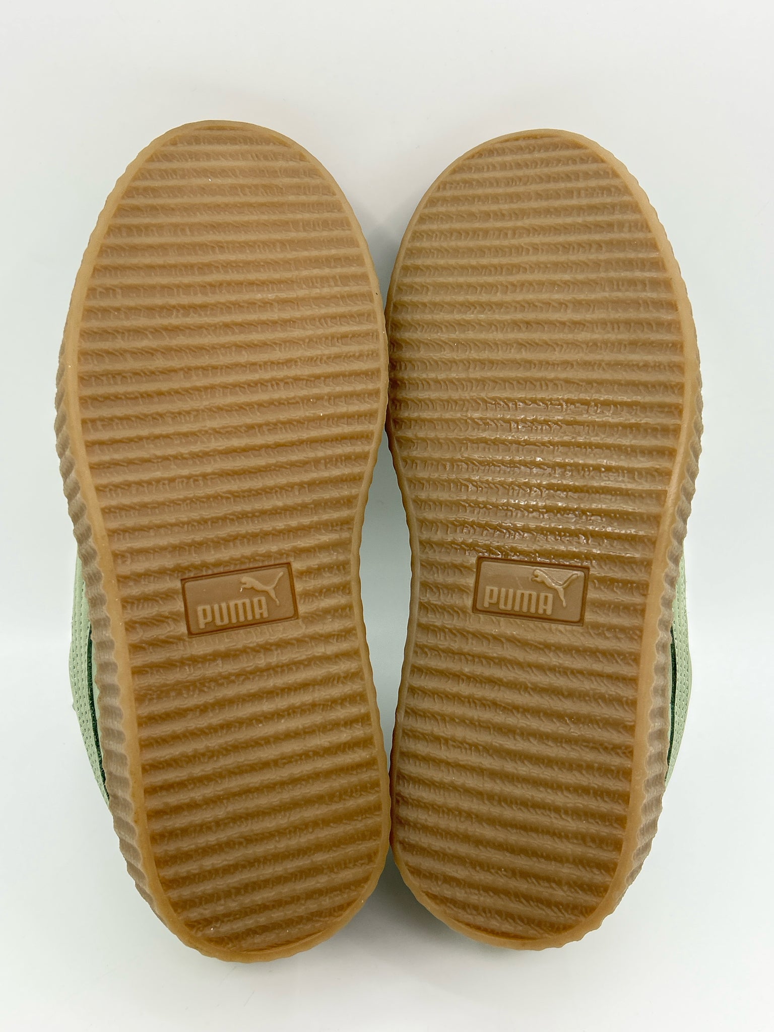 PUMA Size 7 Green Women Sneakers