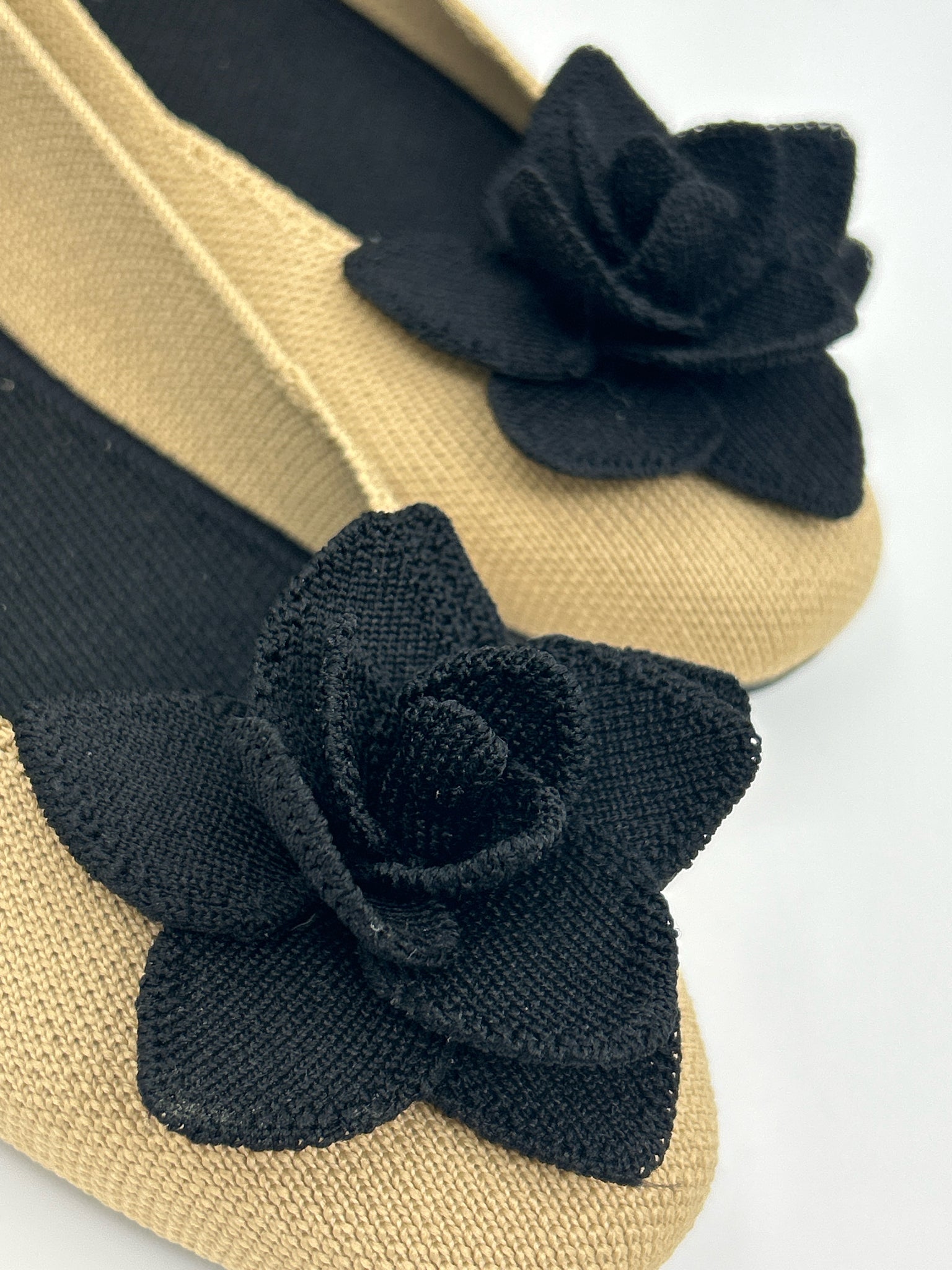 ROTHY'S NWOB Size 8.5 BEIGE AND BLACK Women Flats