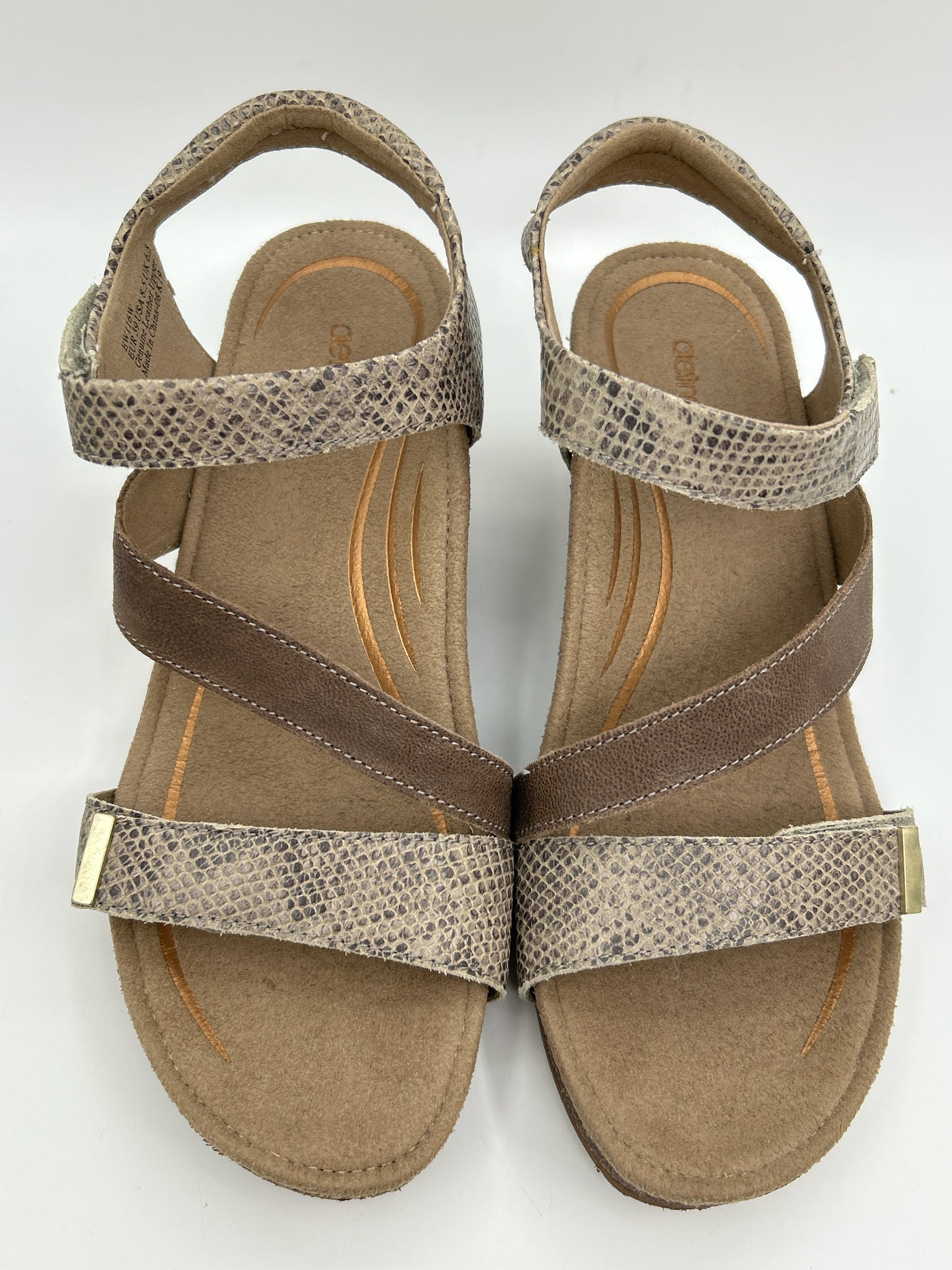 AETREX Size 8.5 Tan Women Sandal