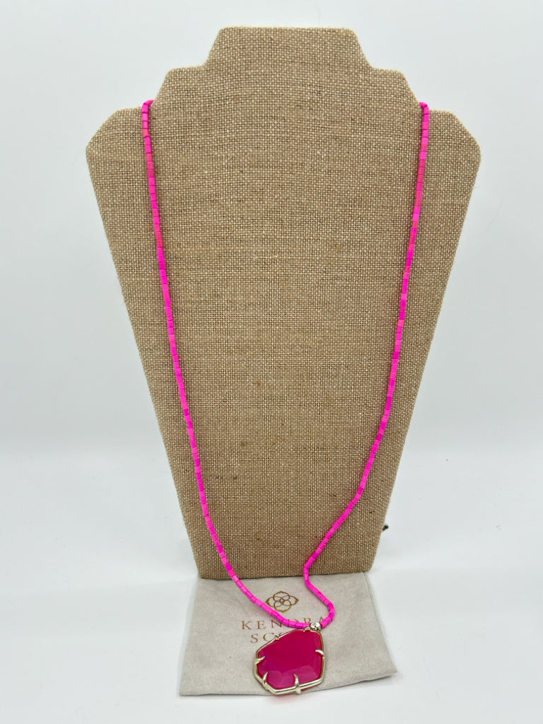 KENDRA SCOTT Pink Beatrix Necklace