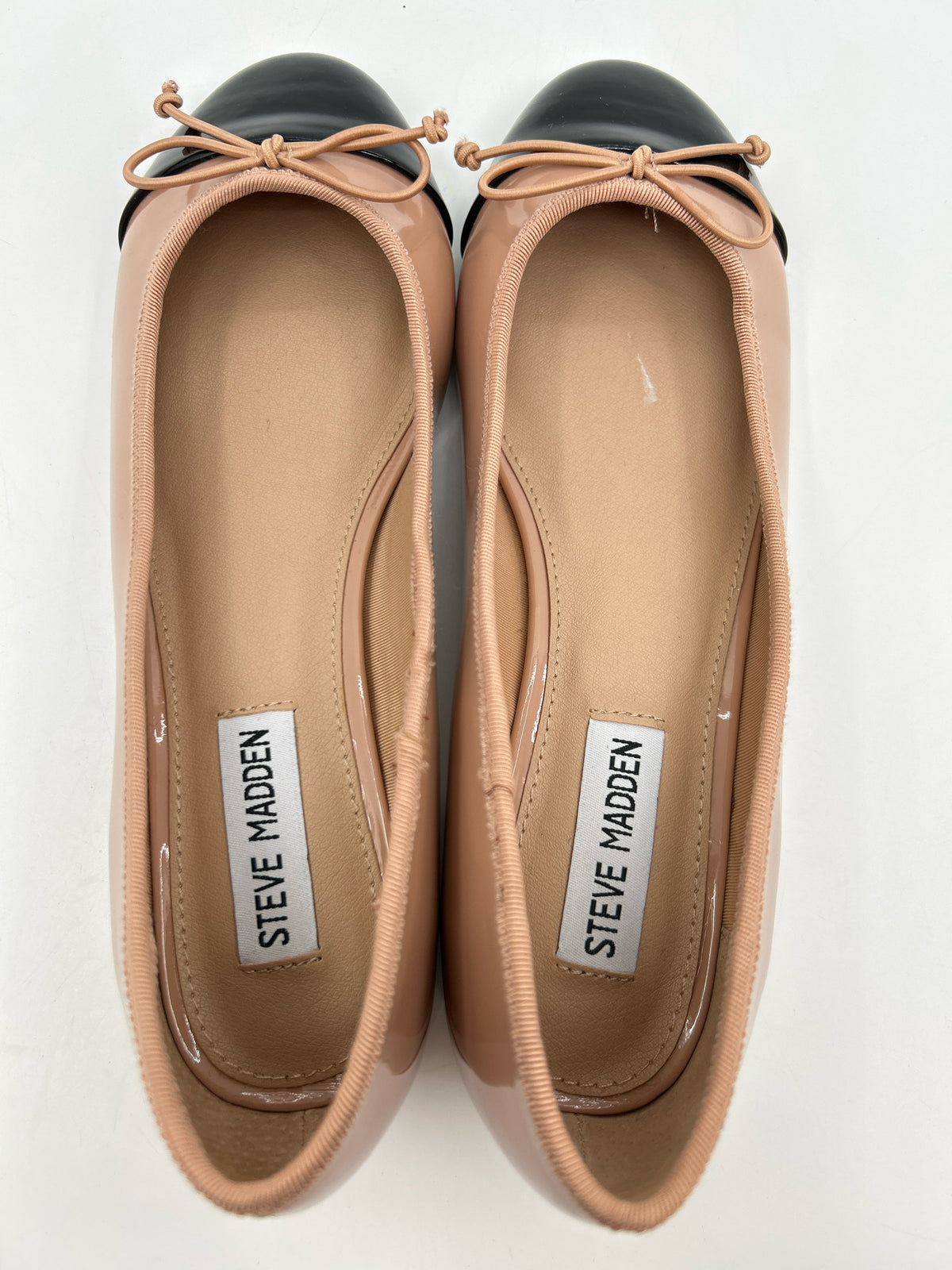 STEVE MADDEN Size 8M Beige & Black Women Pumps