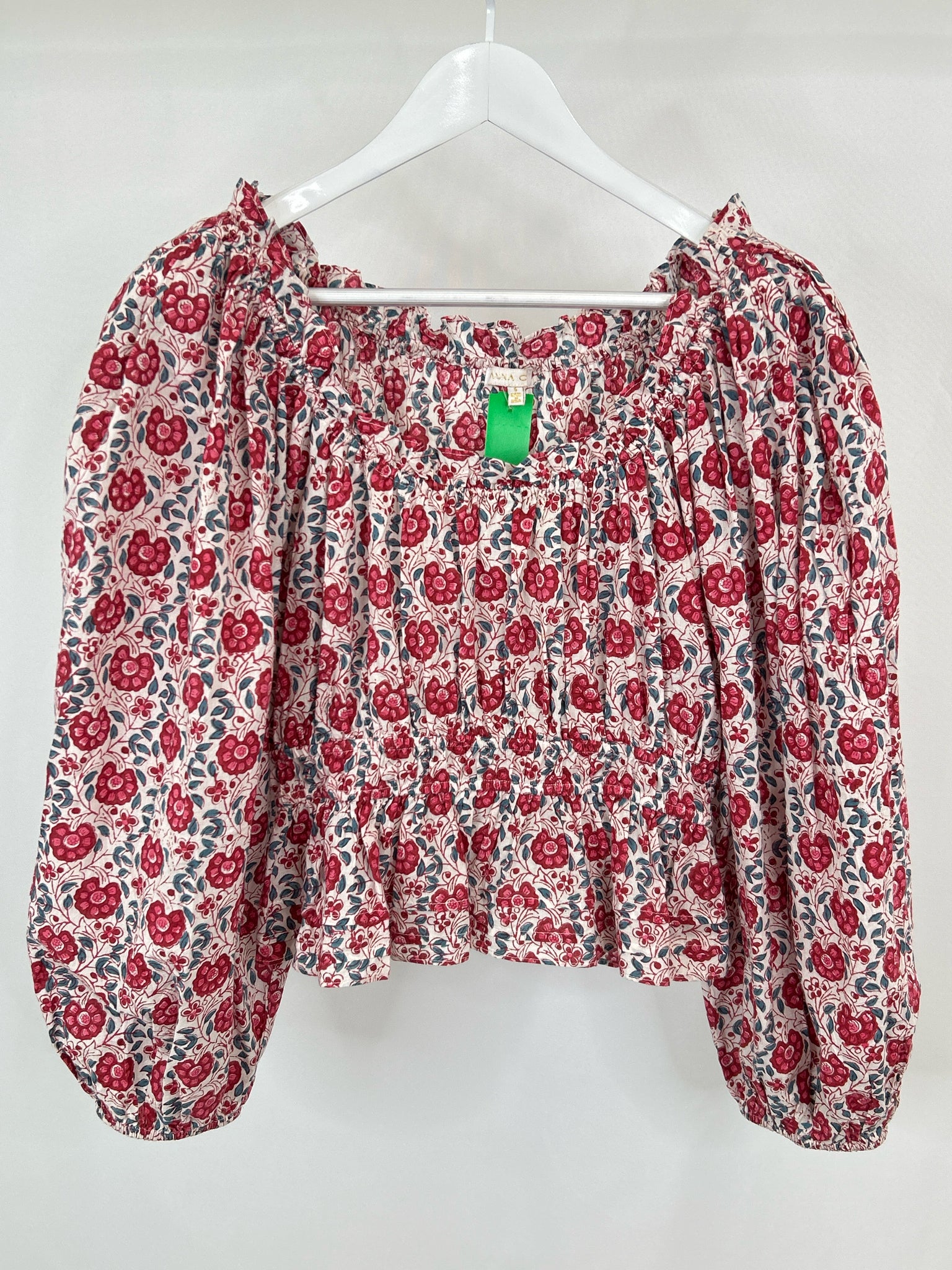 ANNA CATE Size S RED FLORAL Women's Top