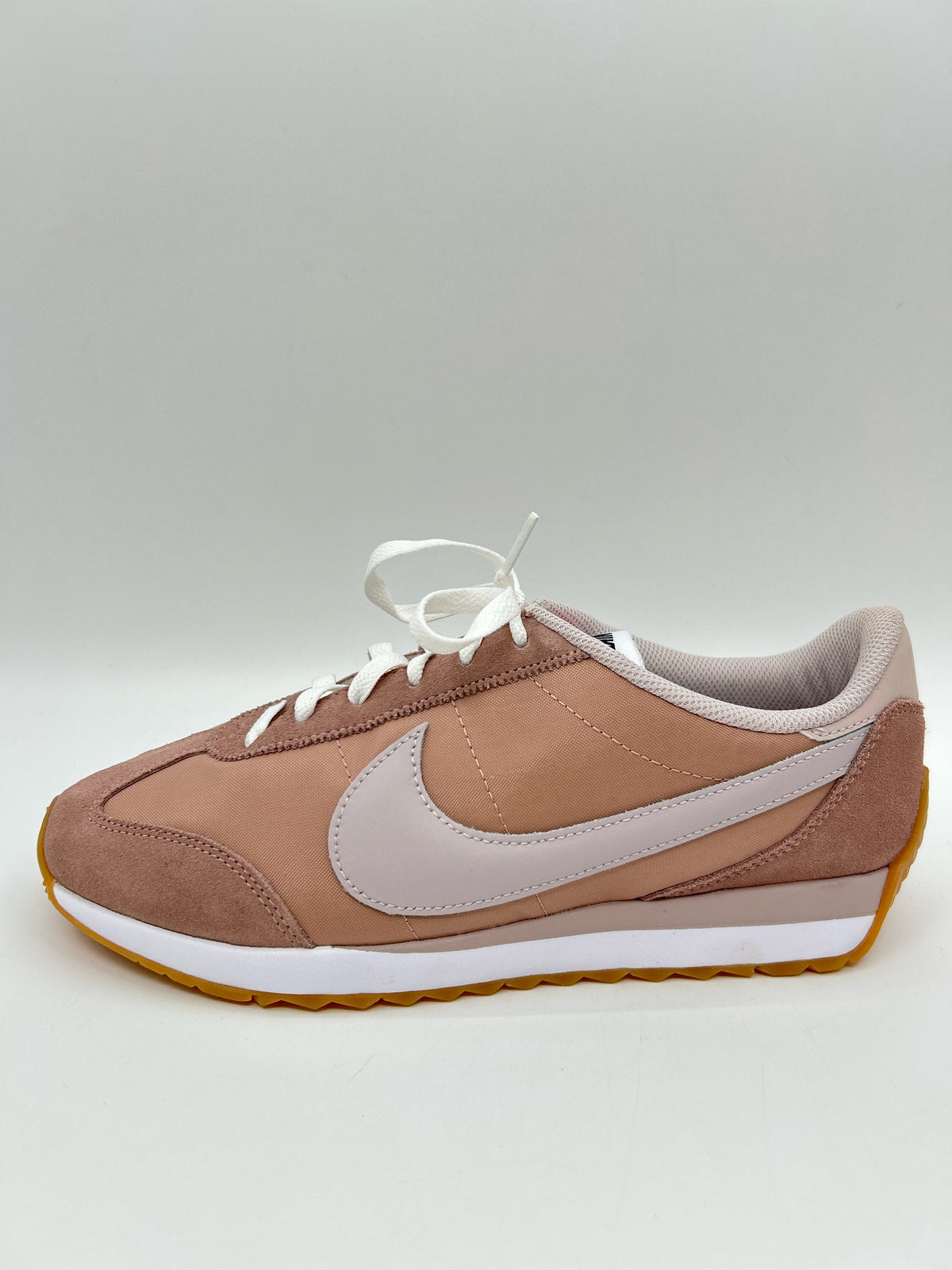NIKE Size 9.5 Rose Pink Women Sneakers