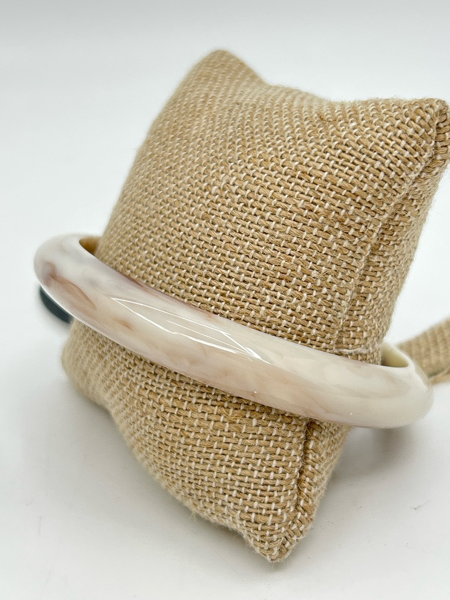 ALEMBIKA Resin Oat Color Bangle Bracelet NWT