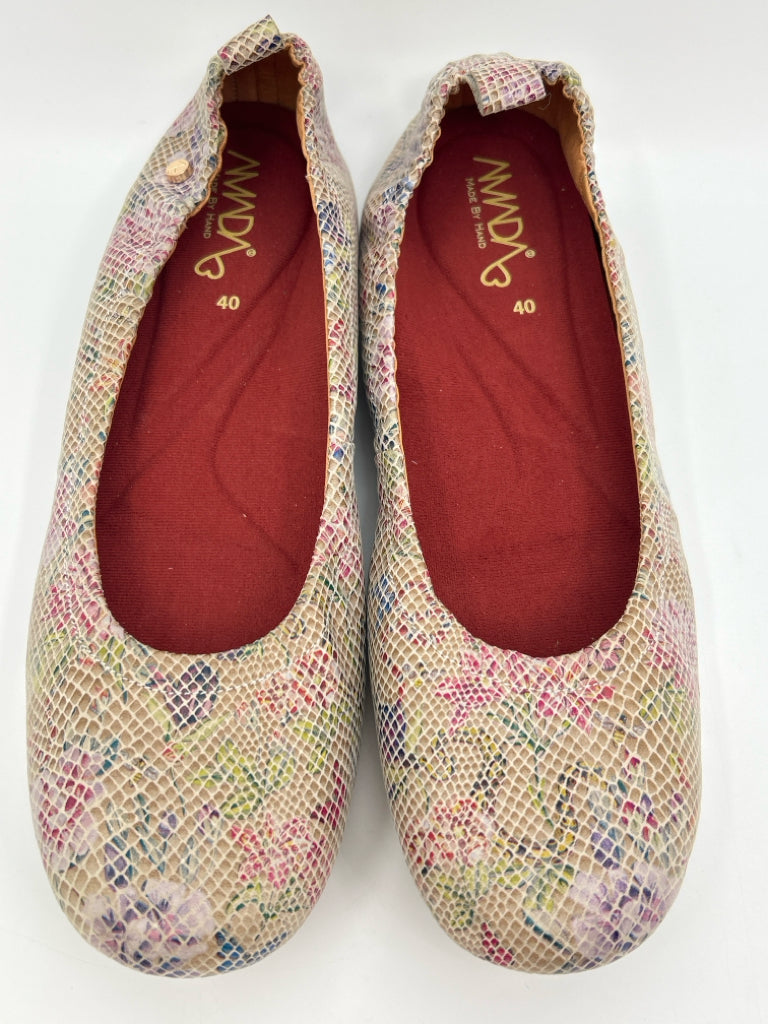 AMADA NIB Women Size 40 Multi-Color Flats