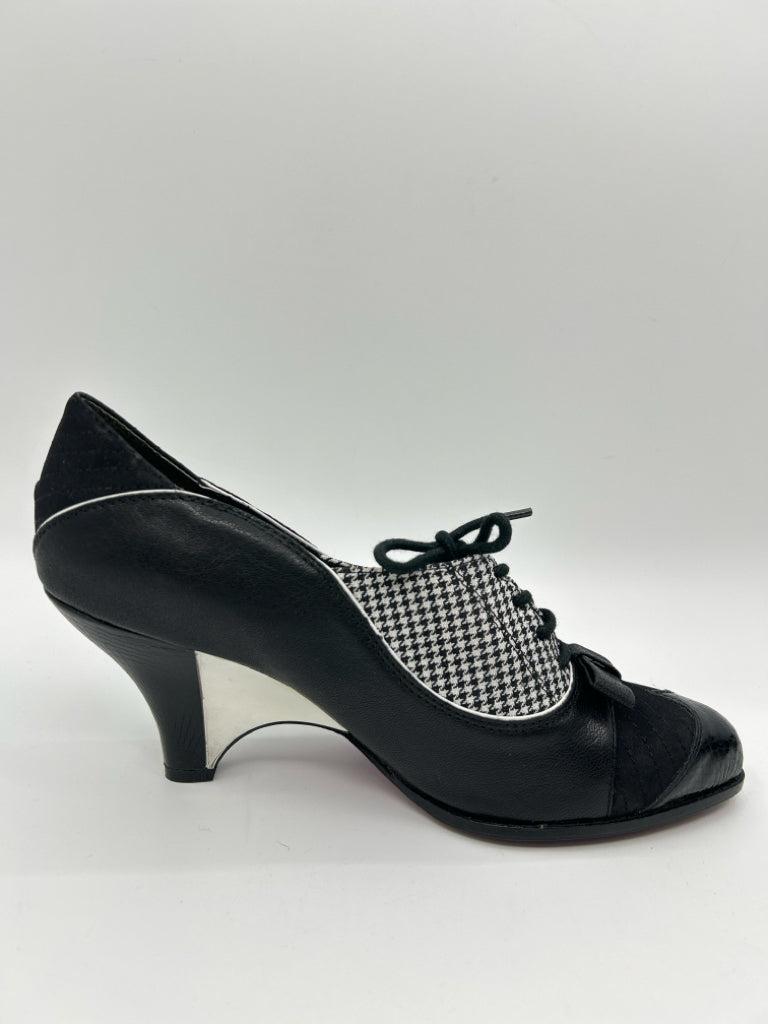 POETIC LICENCE Women Size 41 Black and White Shoes