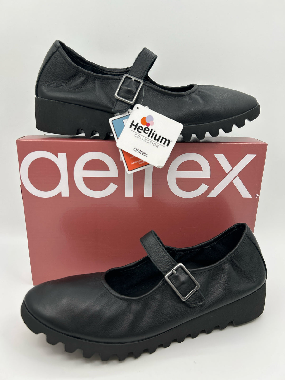 AETREX NIB Size 10.5/11 Black Women Flats