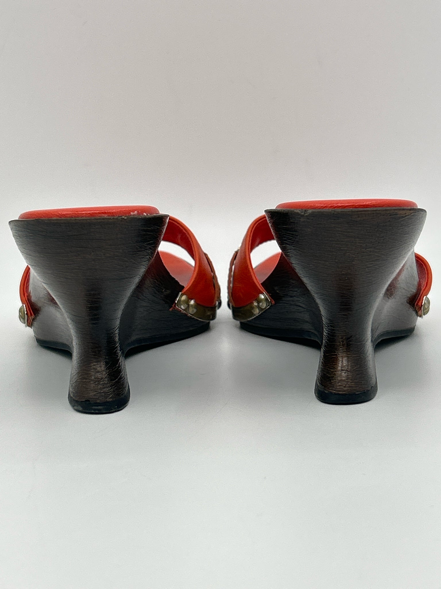 SALVATORE FERRAGAMO Size 7B Orange Women Sandal
