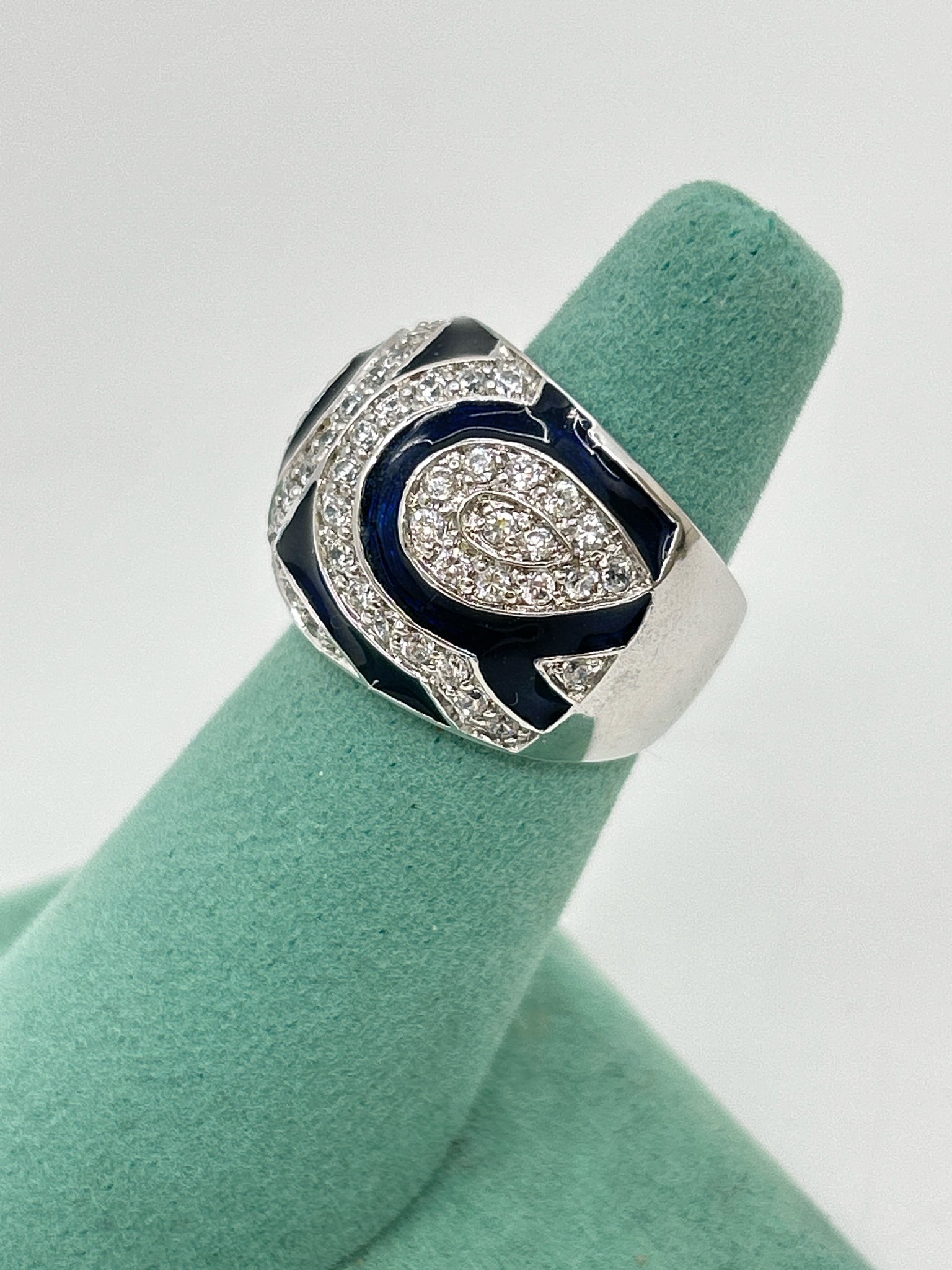Black & Silver Size 7 Ring