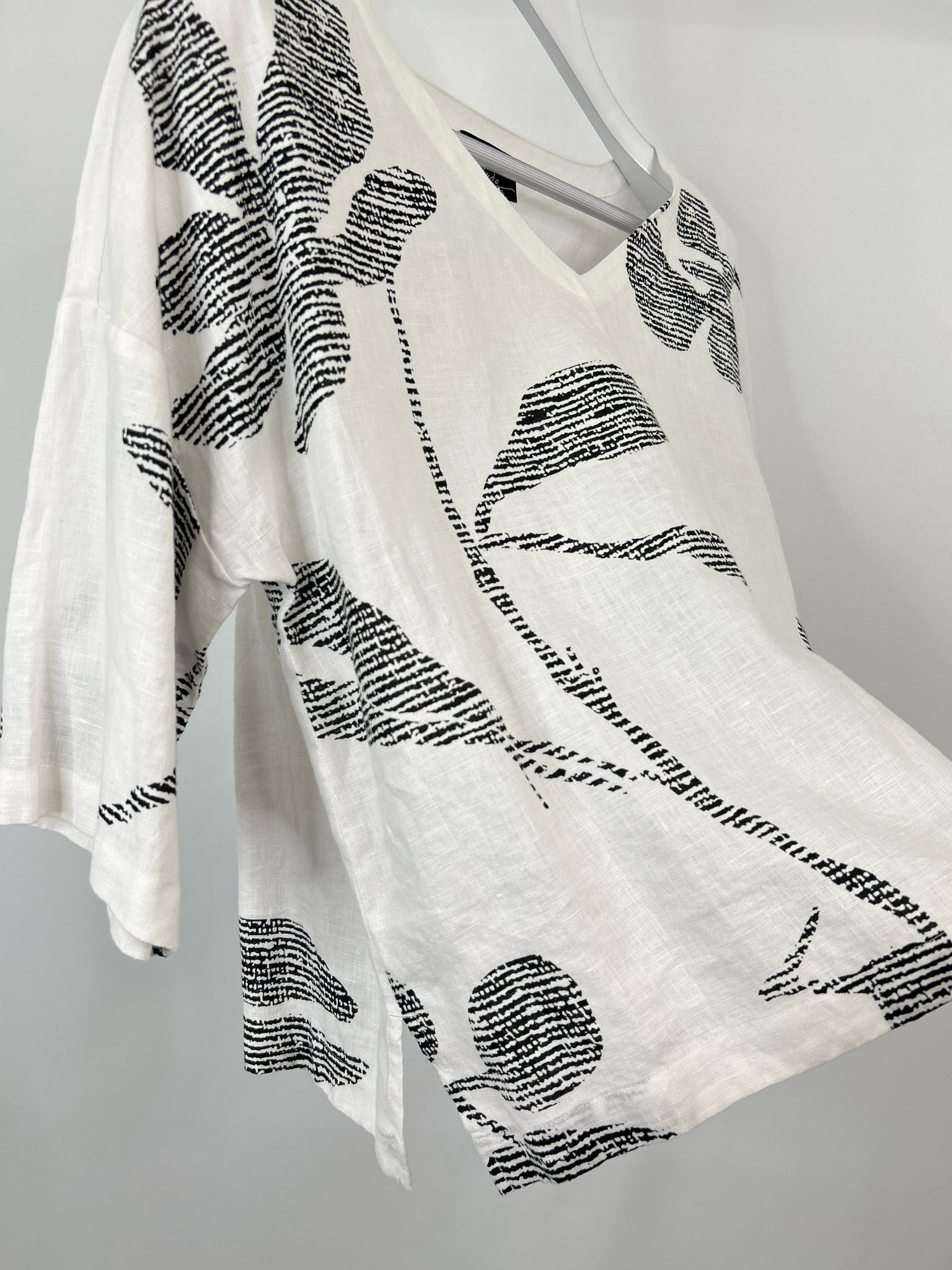 OLIVIA BY HABITAT CLOTHES Size S White and black Women Top